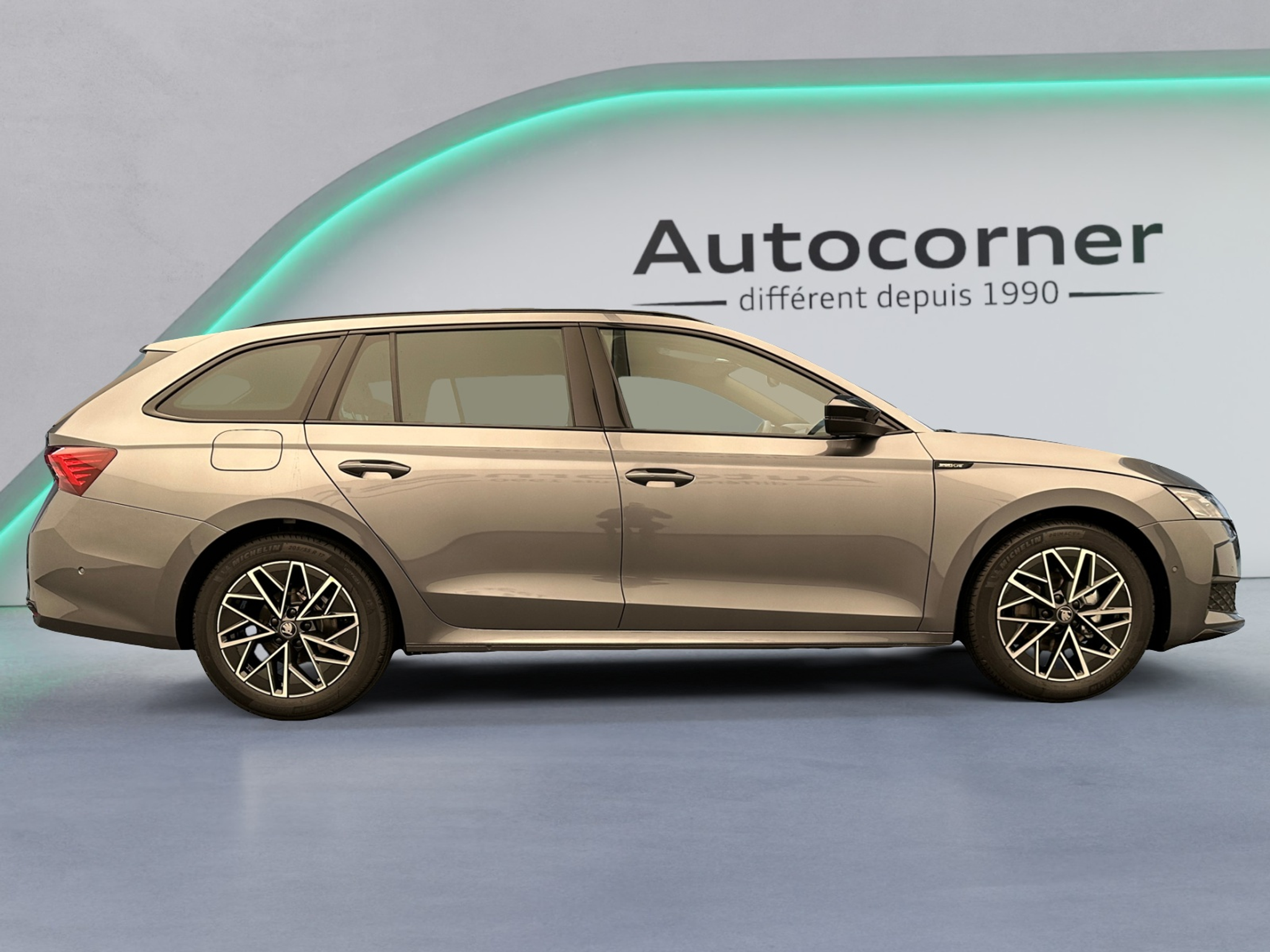 listing desktop thumbnail image 5