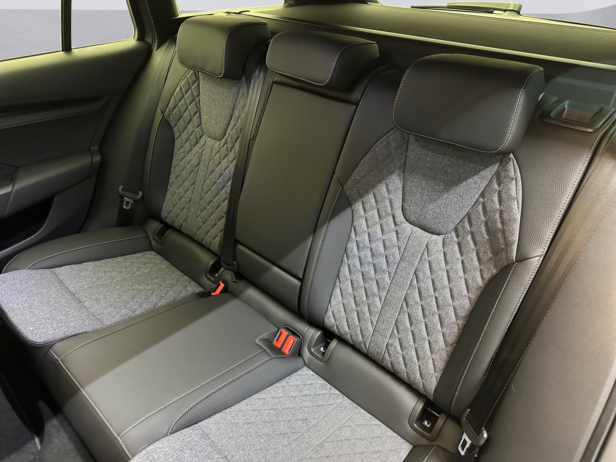 listing desktop thumbnail image 11