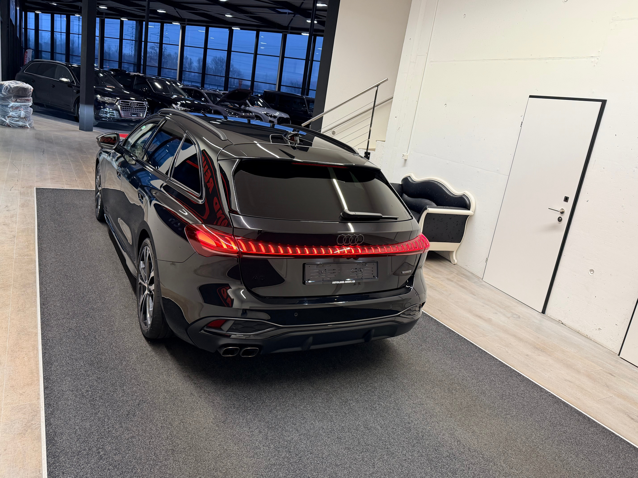 listing desktop thumbnail image 8