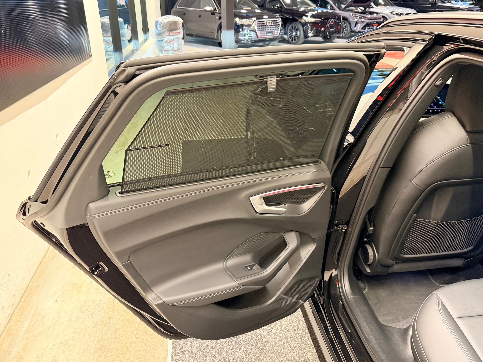 listing desktop thumbnail image 16