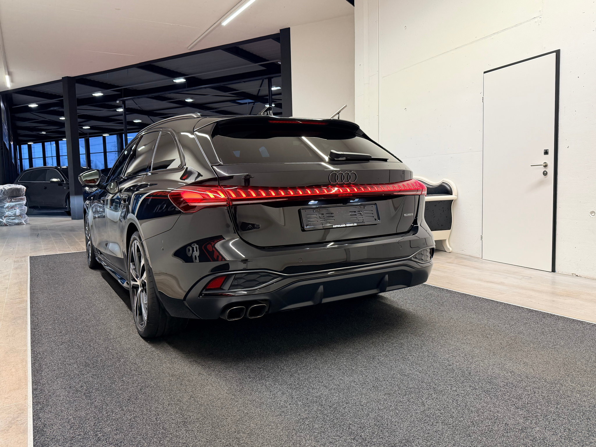 listing desktop thumbnail image 7