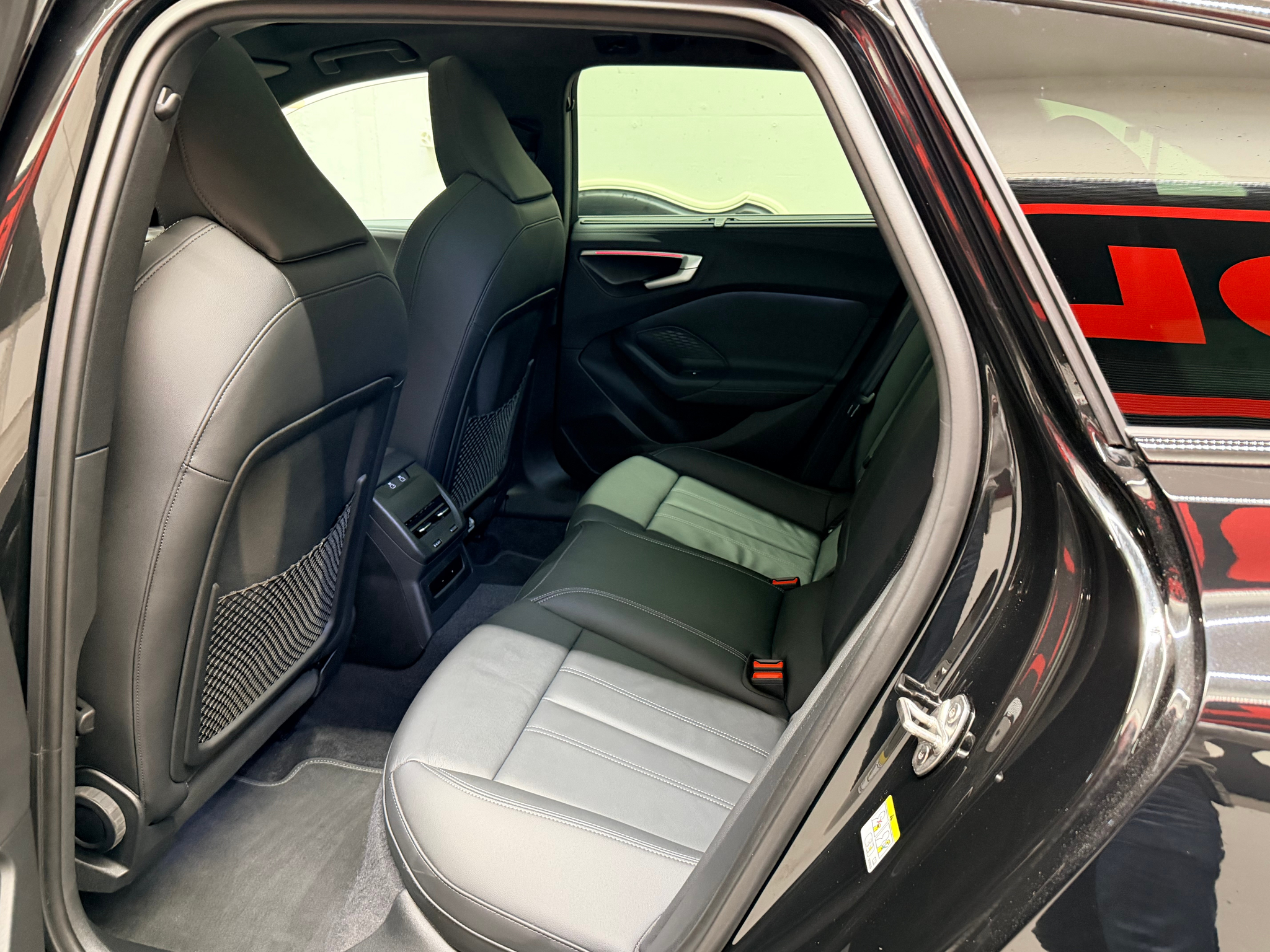 listing desktop thumbnail image 15