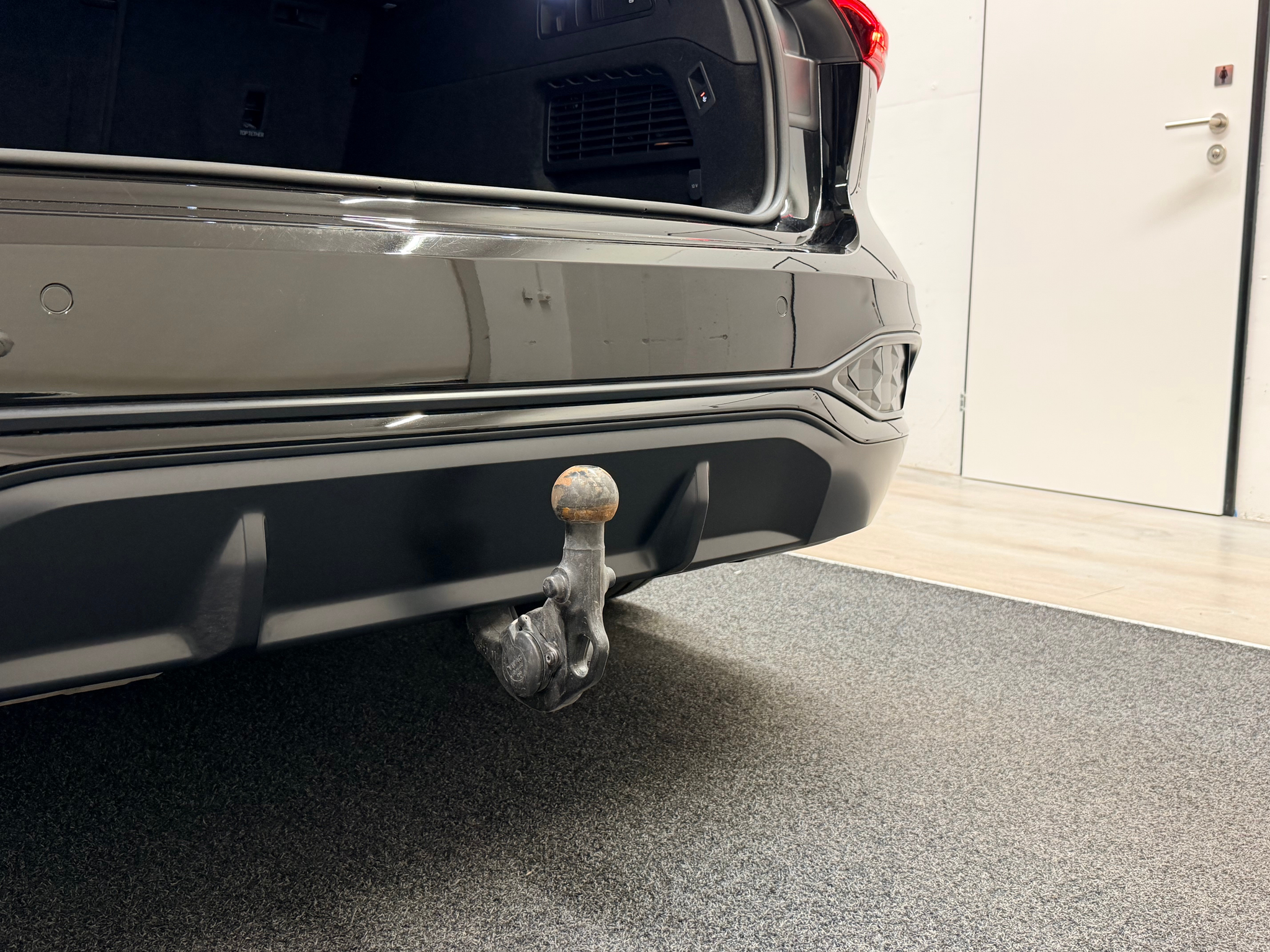 listing desktop thumbnail image 10