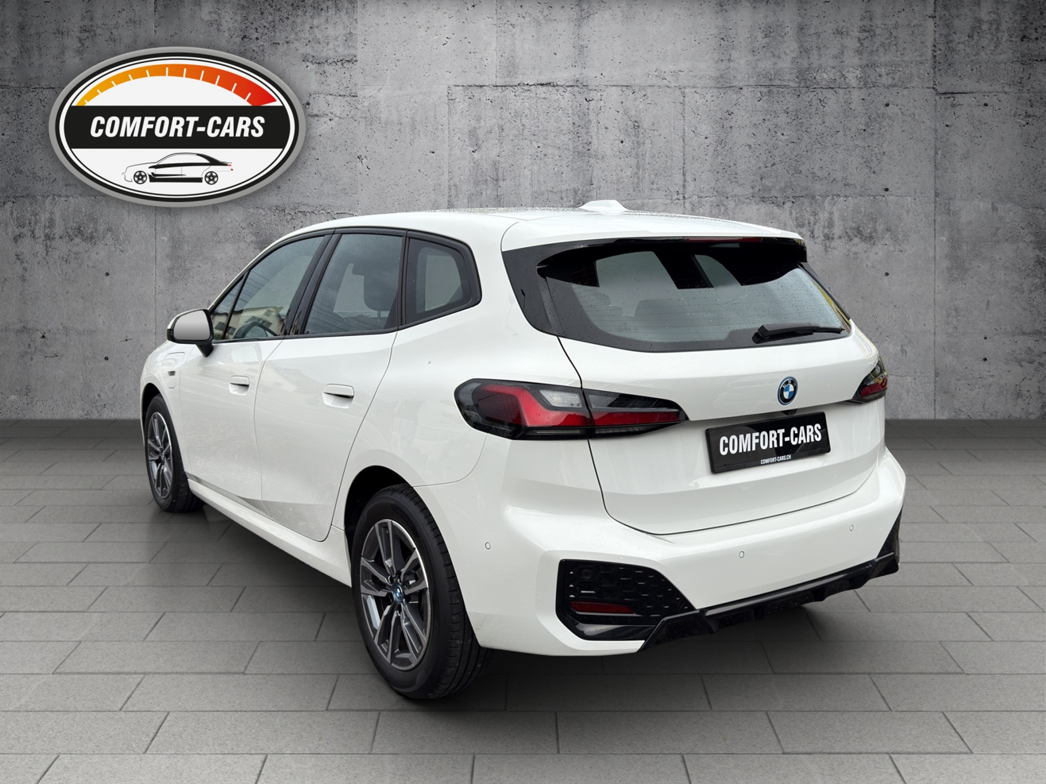 listing desktop thumbnail image 3