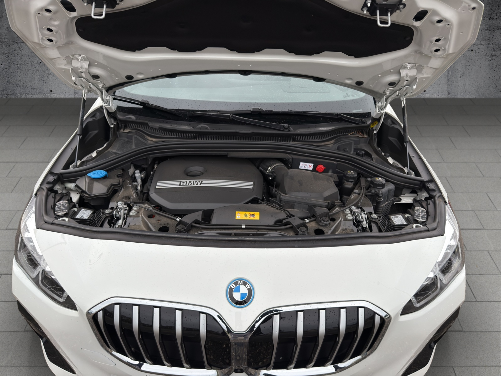 listing desktop thumbnail image 19