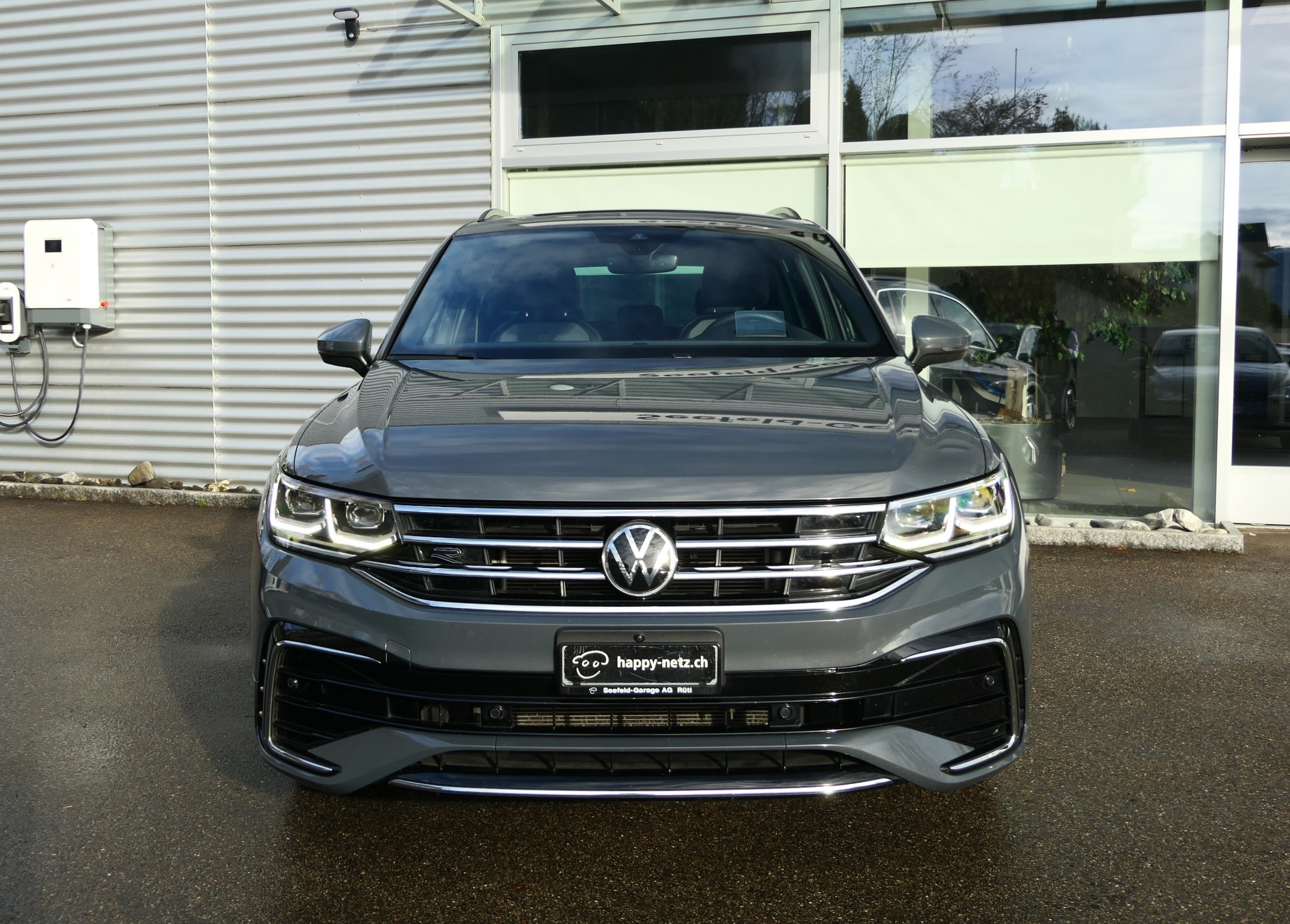 listing desktop thumbnail image 1