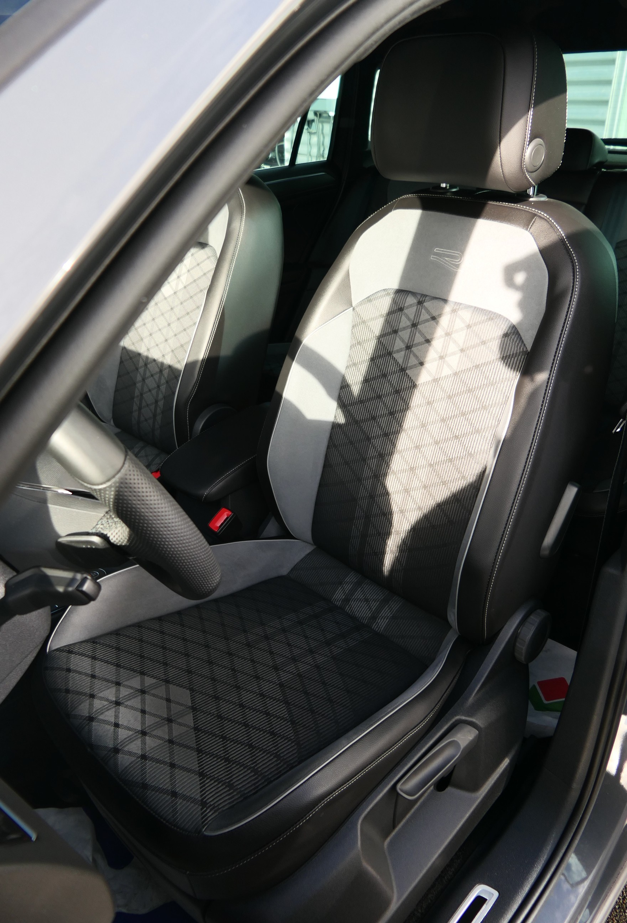 listing desktop thumbnail image 5