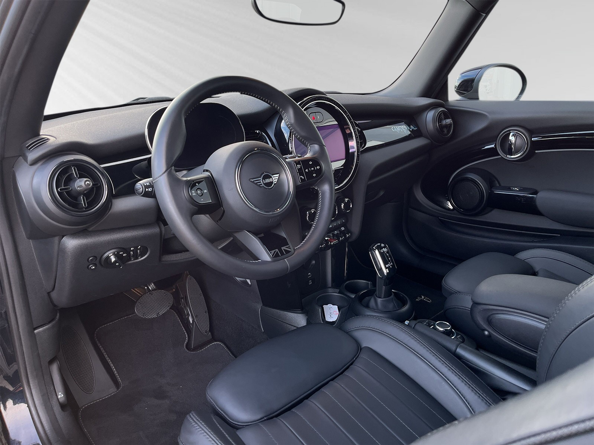 listing desktop thumbnail image 3