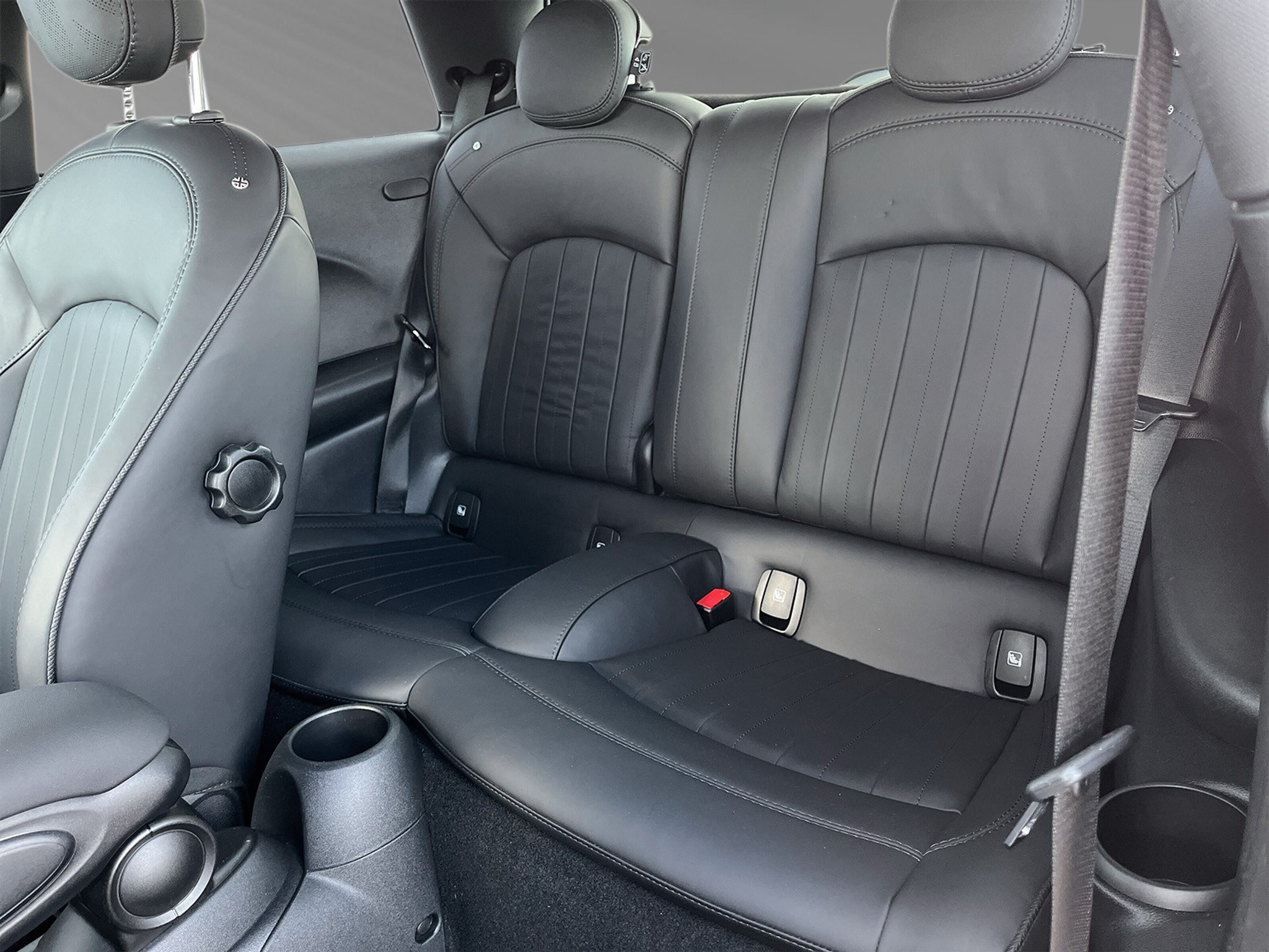 listing desktop thumbnail image 6