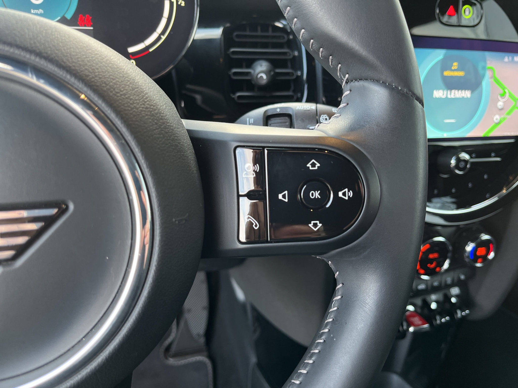 listing desktop thumbnail image 15