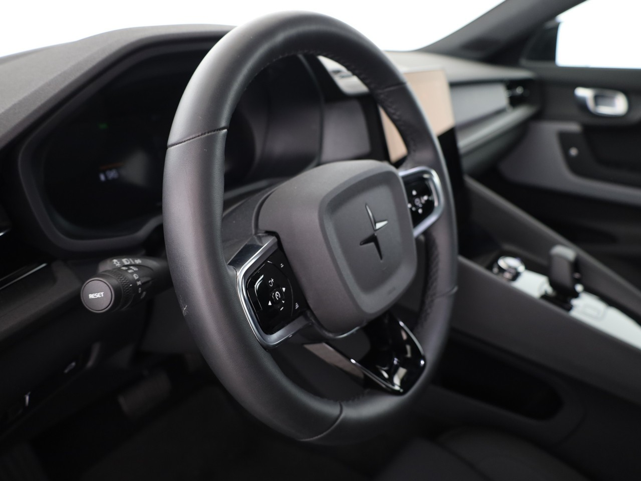 listing desktop thumbnail image 5