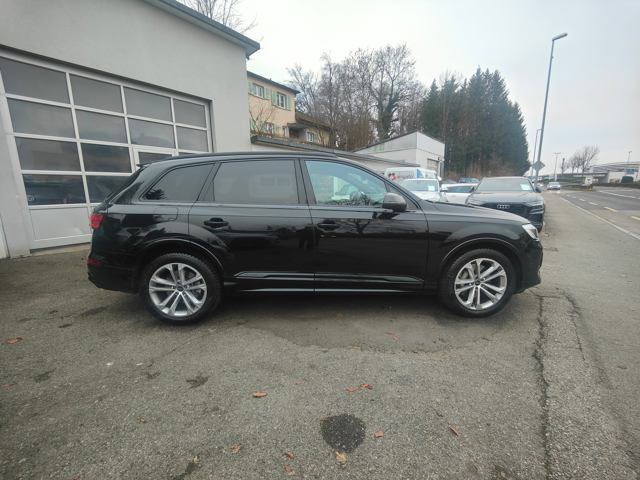 listing desktop thumbnail image 2