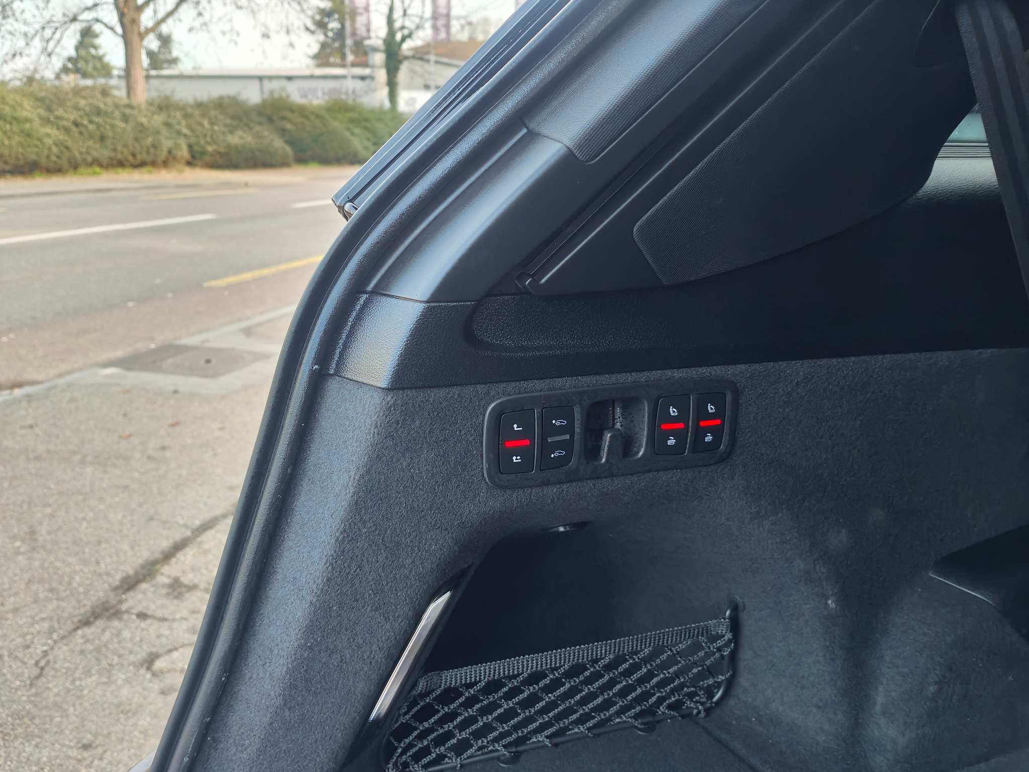 listing desktop thumbnail image 20