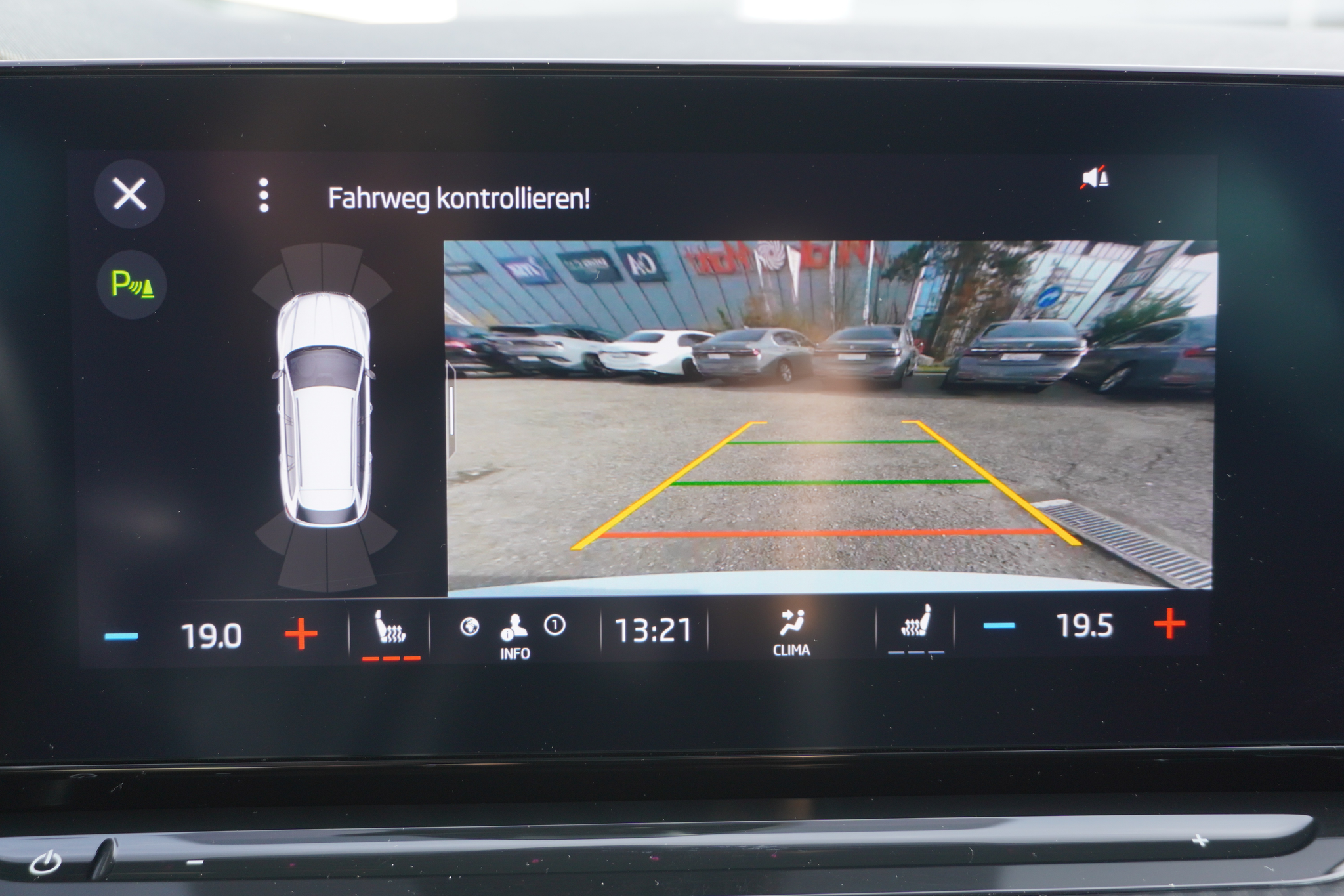 listing desktop thumbnail image 17