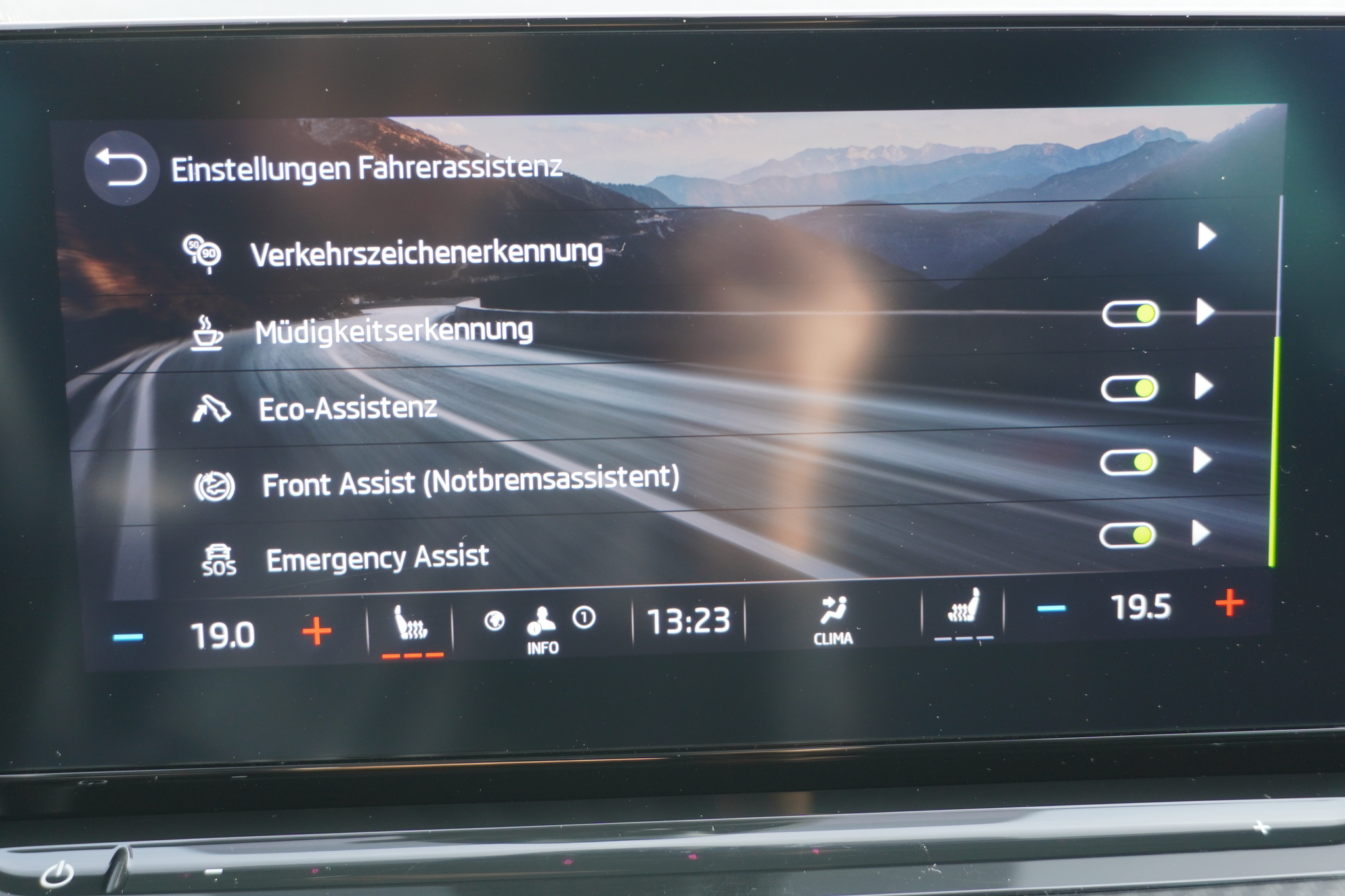 listing desktop thumbnail image 19