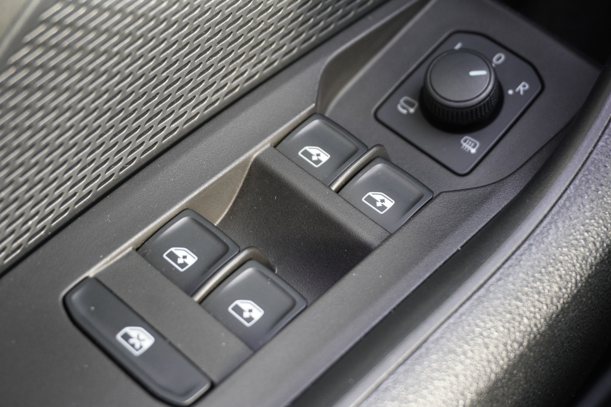 listing desktop thumbnail image 30