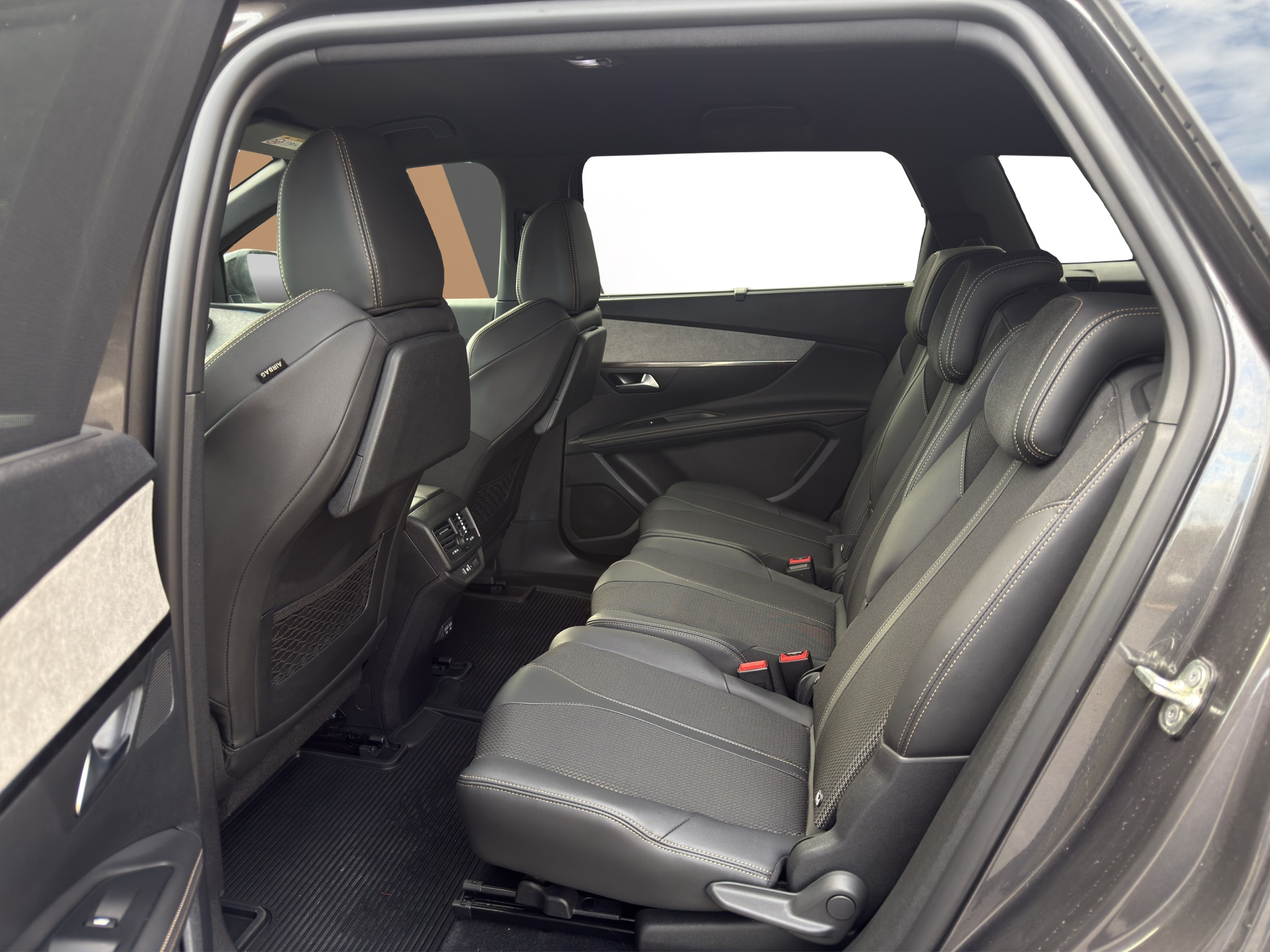 listing desktop thumbnail image 12