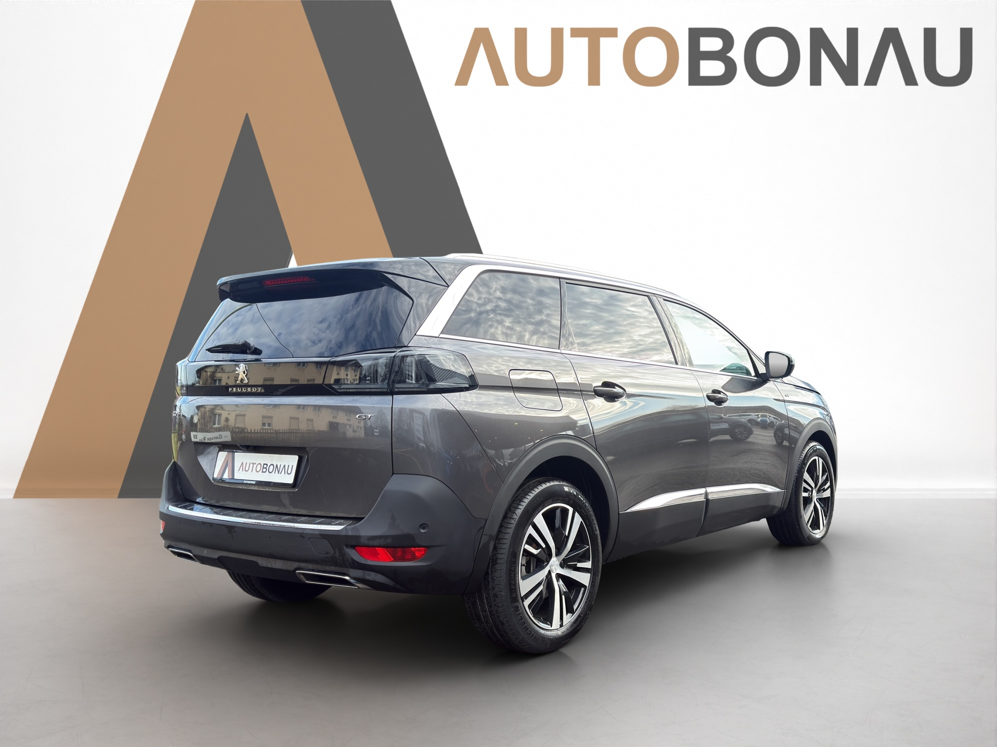 listing desktop thumbnail image 4