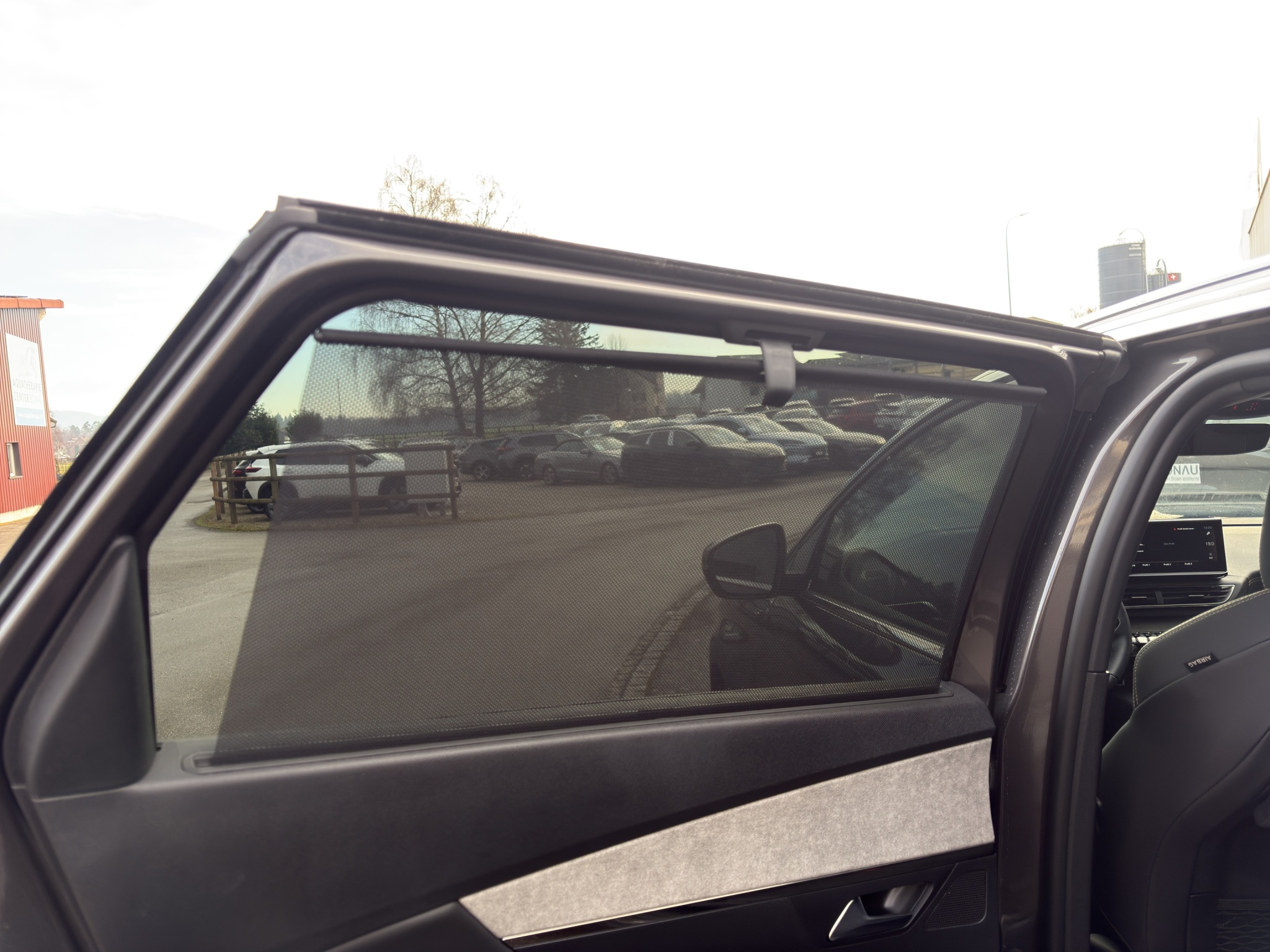 listing desktop thumbnail image 21