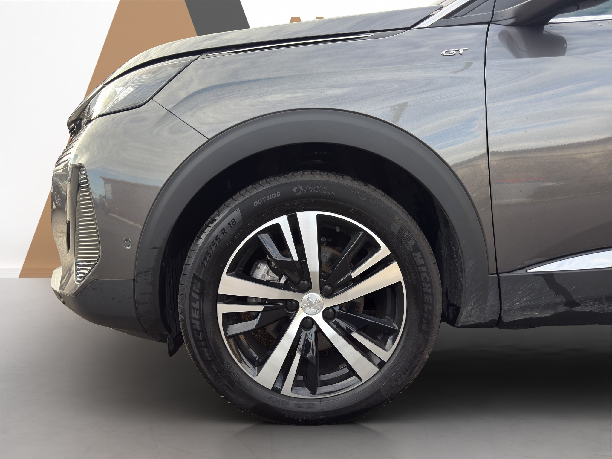 listing desktop thumbnail image 18