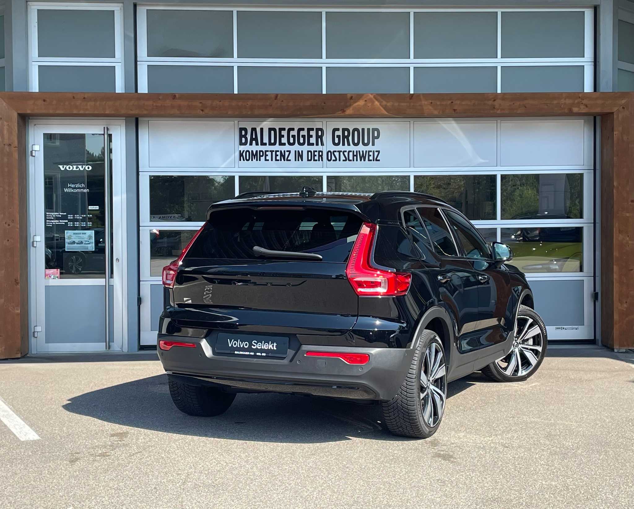 listing desktop thumbnail image 2