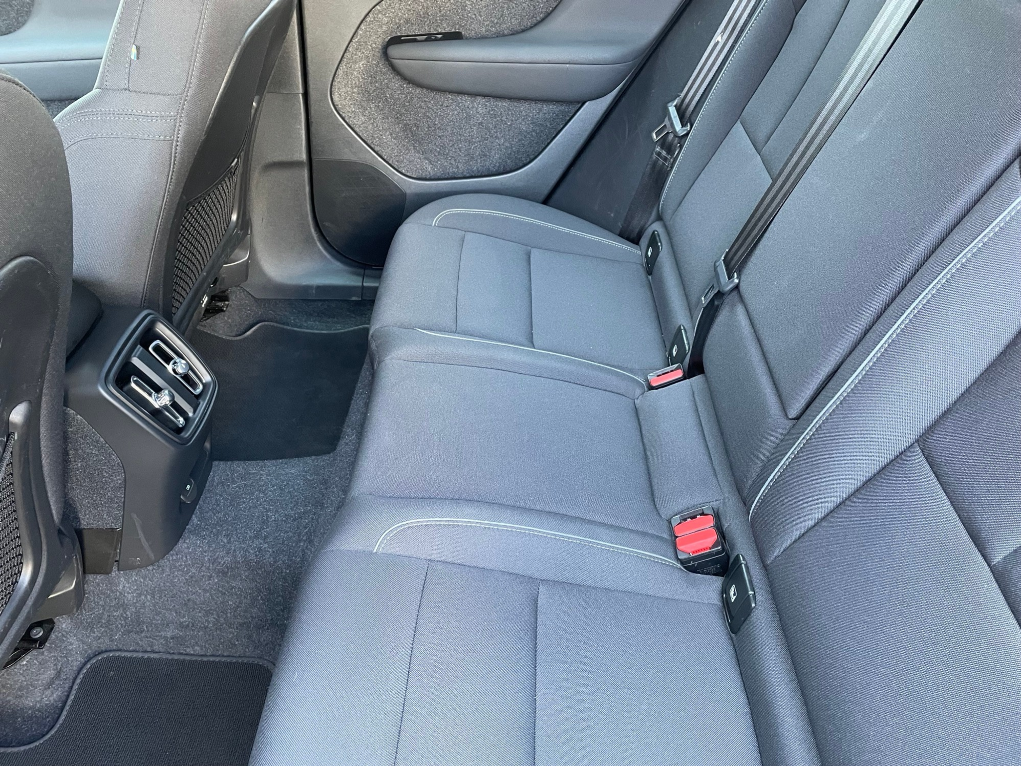 listing desktop thumbnail image 4