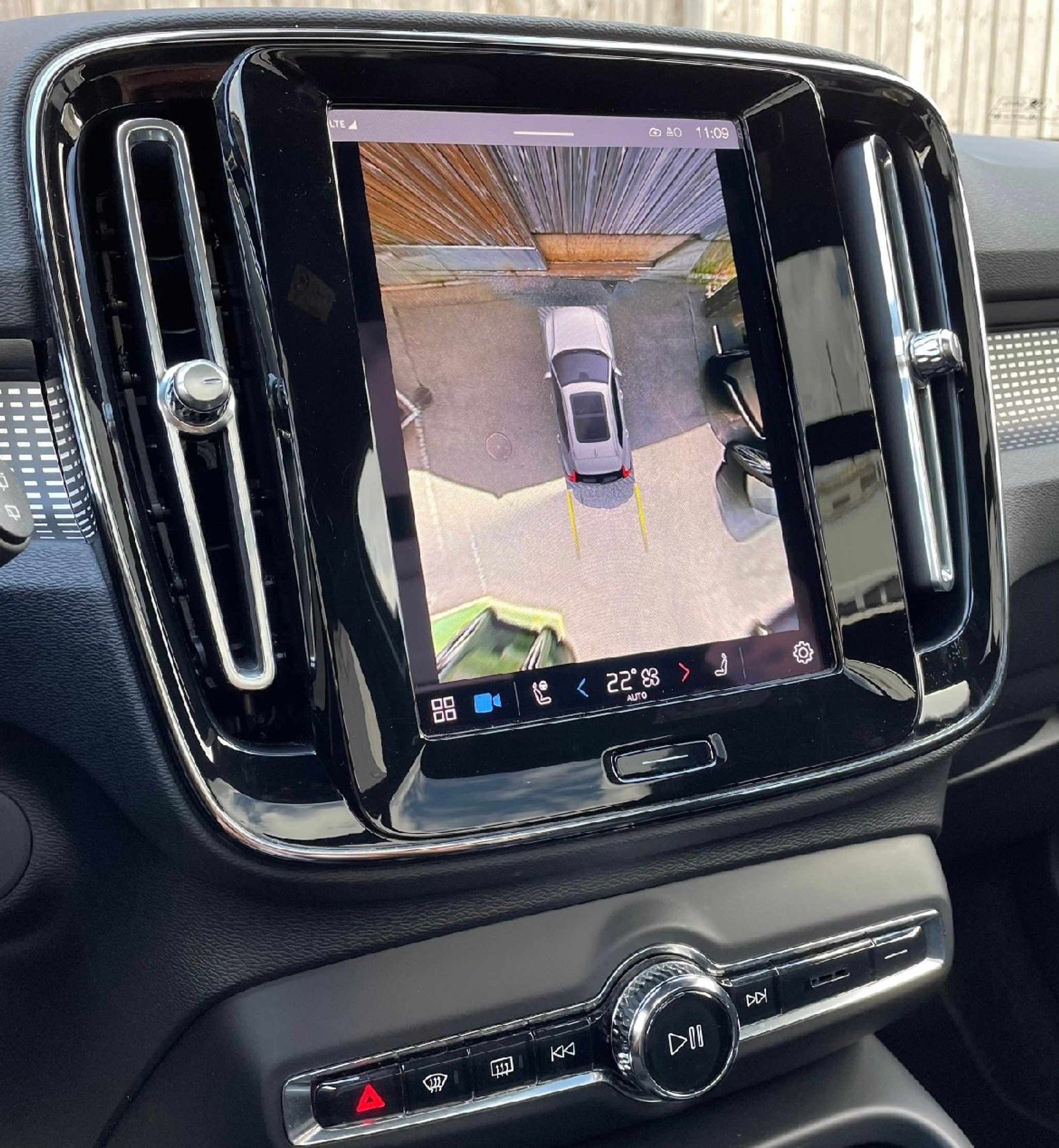 listing desktop thumbnail image 11