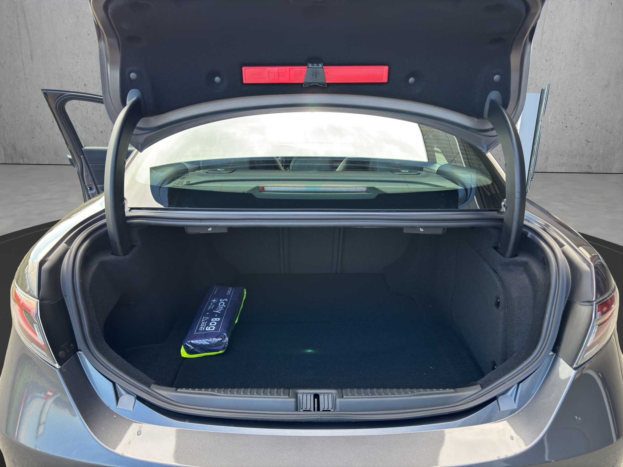 listing desktop thumbnail image 12