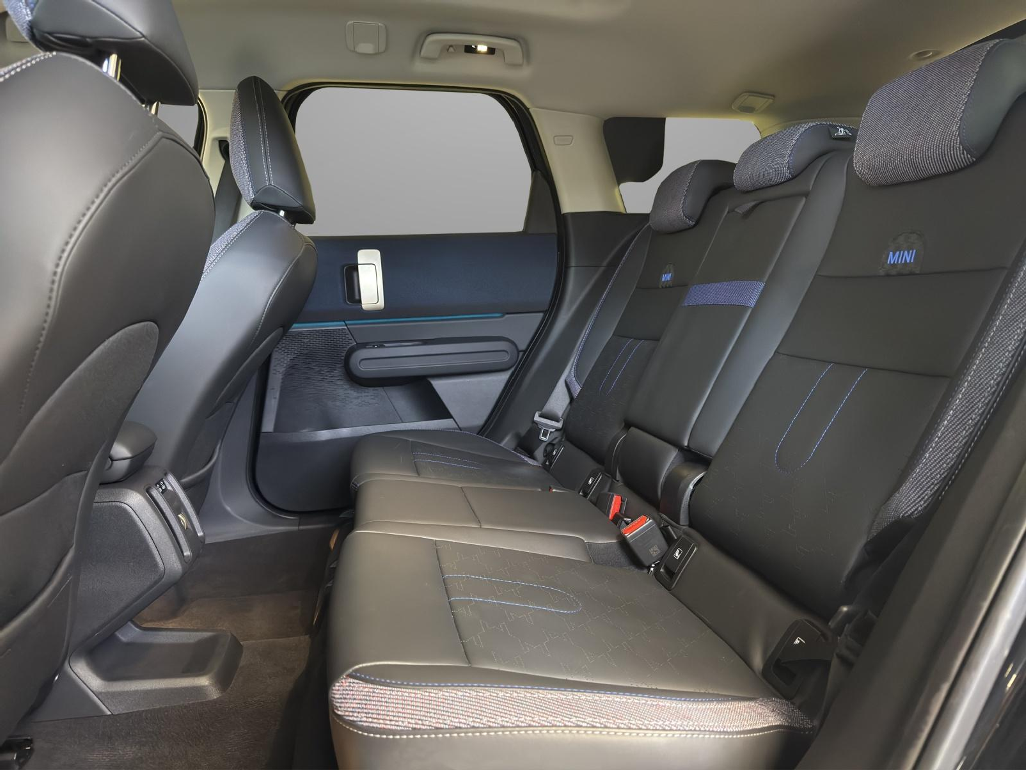 listing desktop thumbnail image 16