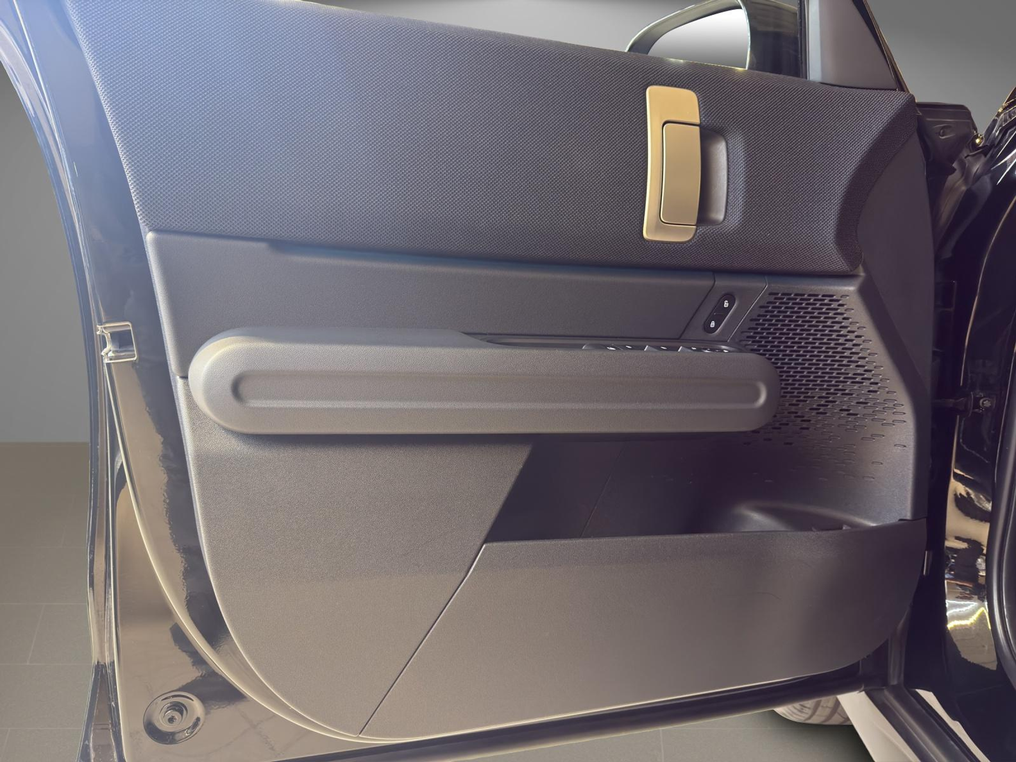 listing desktop thumbnail image 15