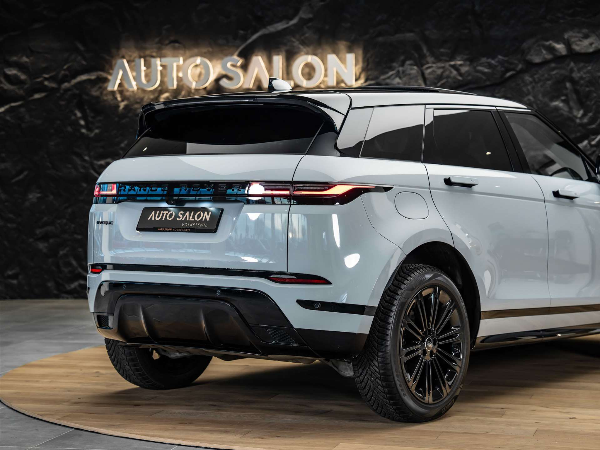 listing desktop thumbnail image 17