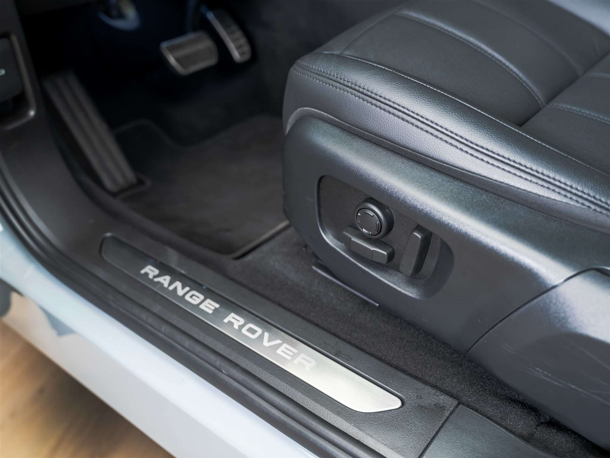 listing desktop thumbnail image 25