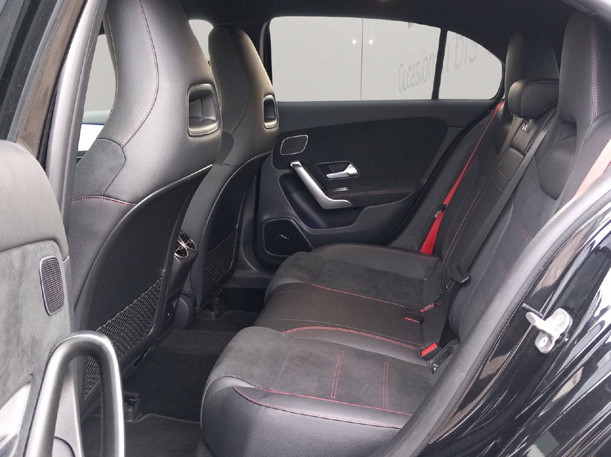 listing desktop thumbnail image 9