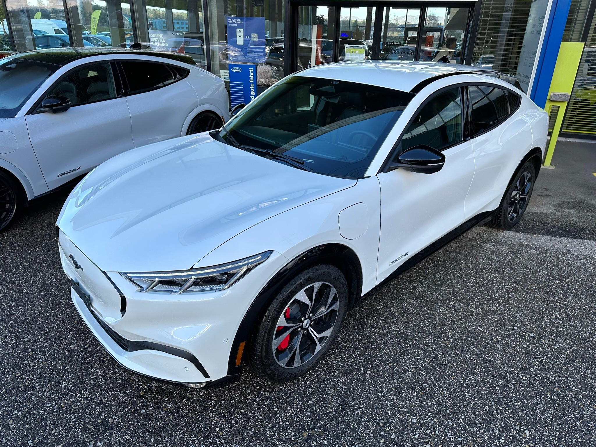 listing desktop thumbnail image 2