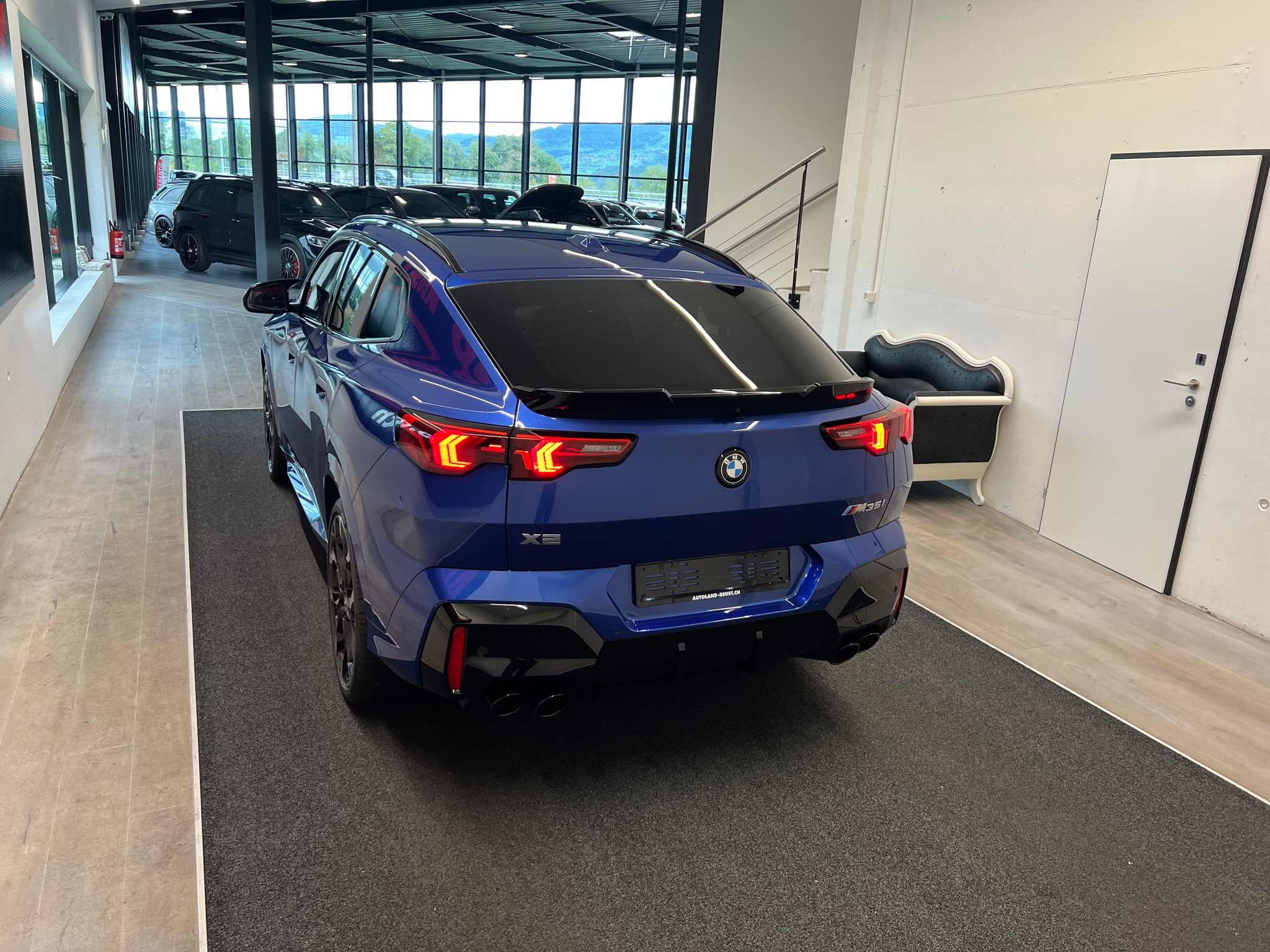 listing desktop thumbnail image 7