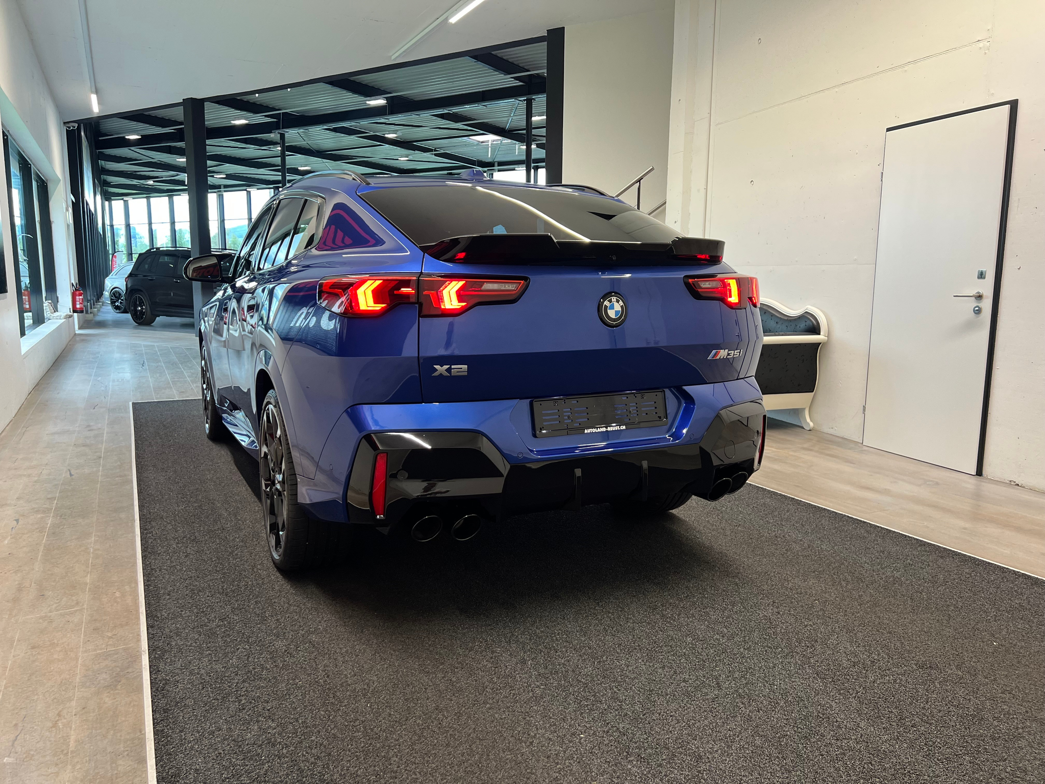 listing desktop thumbnail image 5