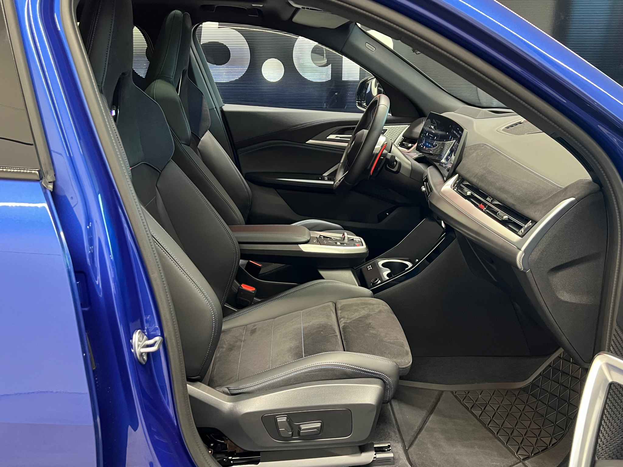 listing desktop thumbnail image 21