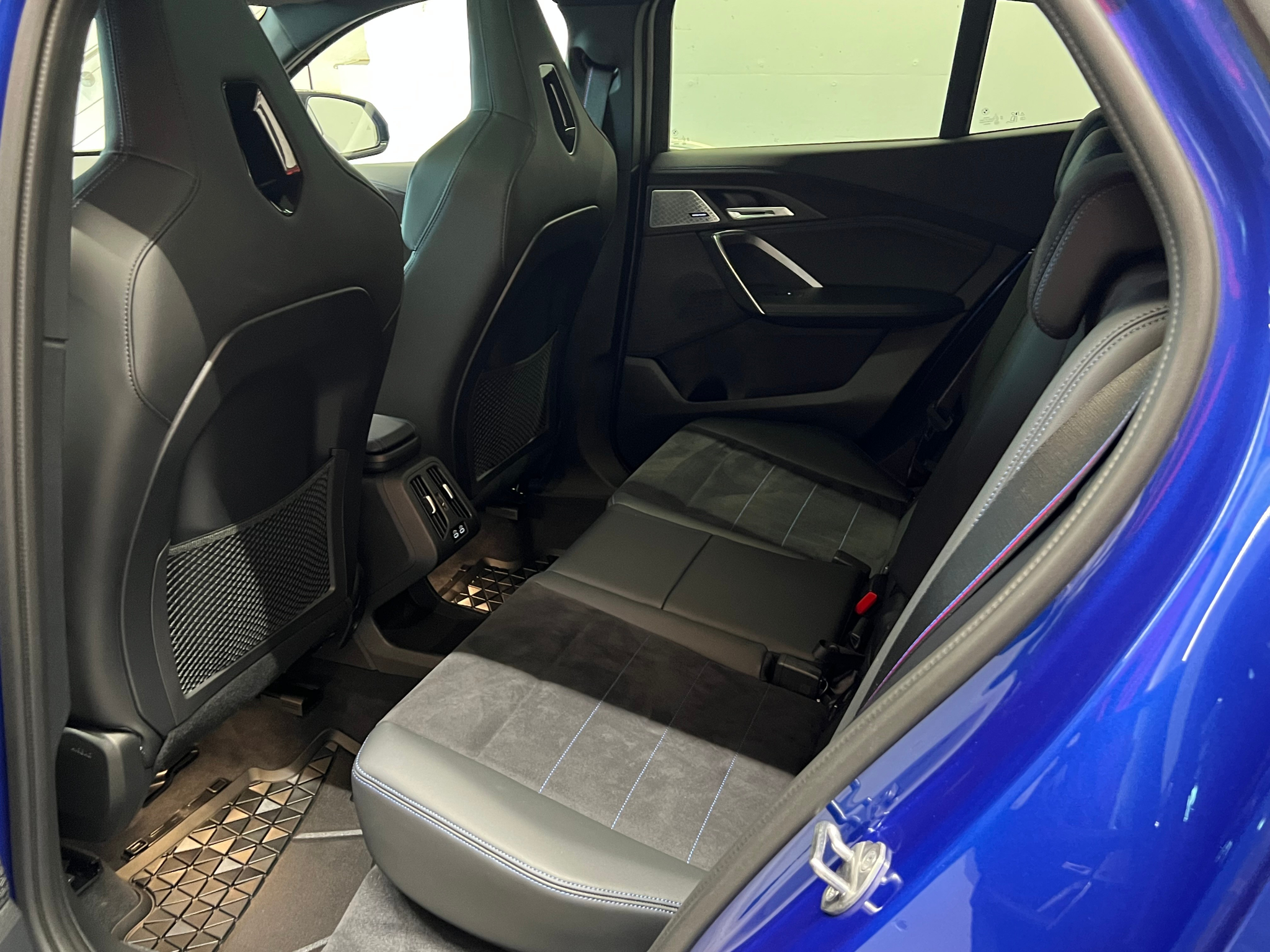 listing desktop thumbnail image 15