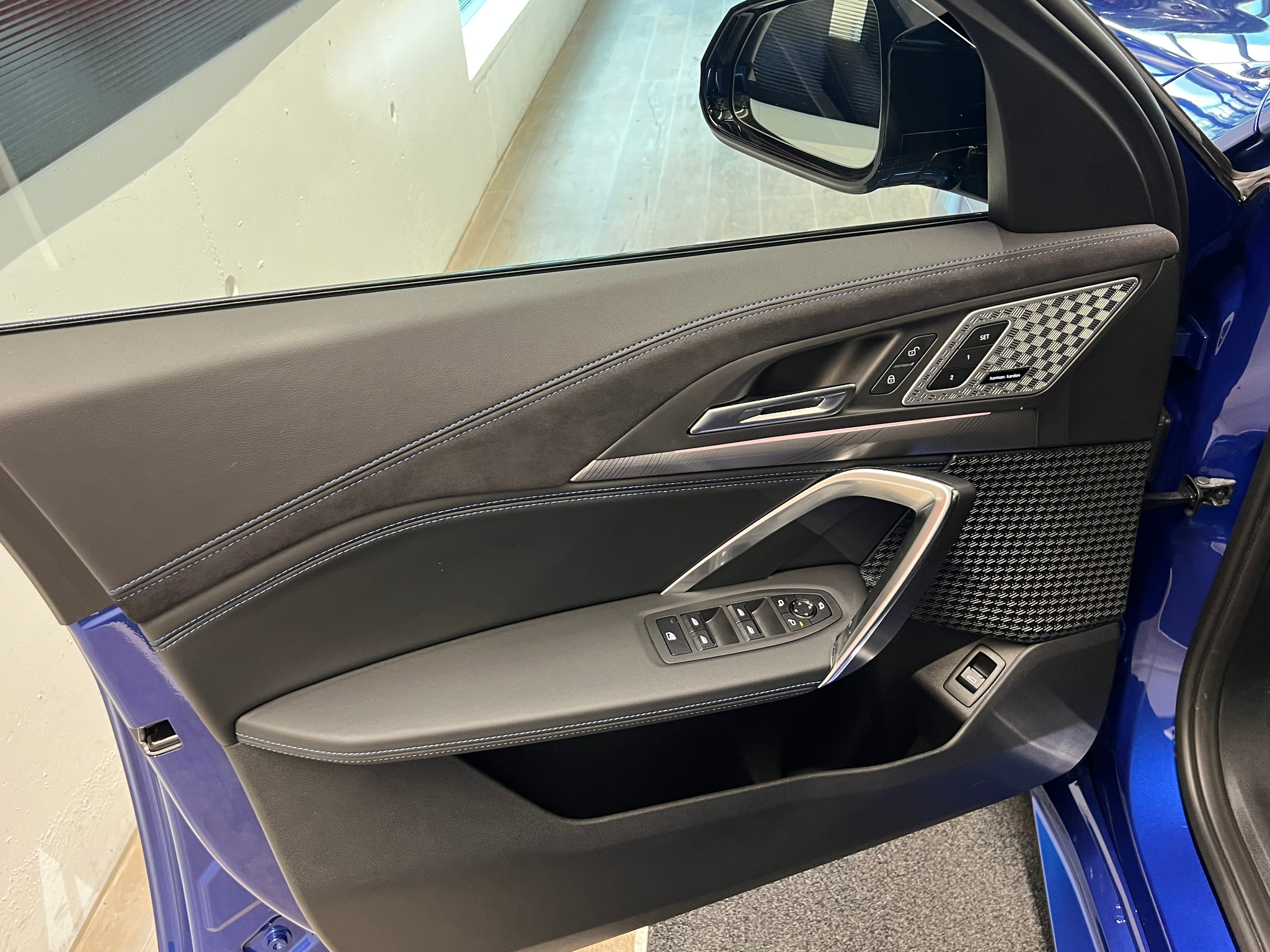 listing desktop thumbnail image 11