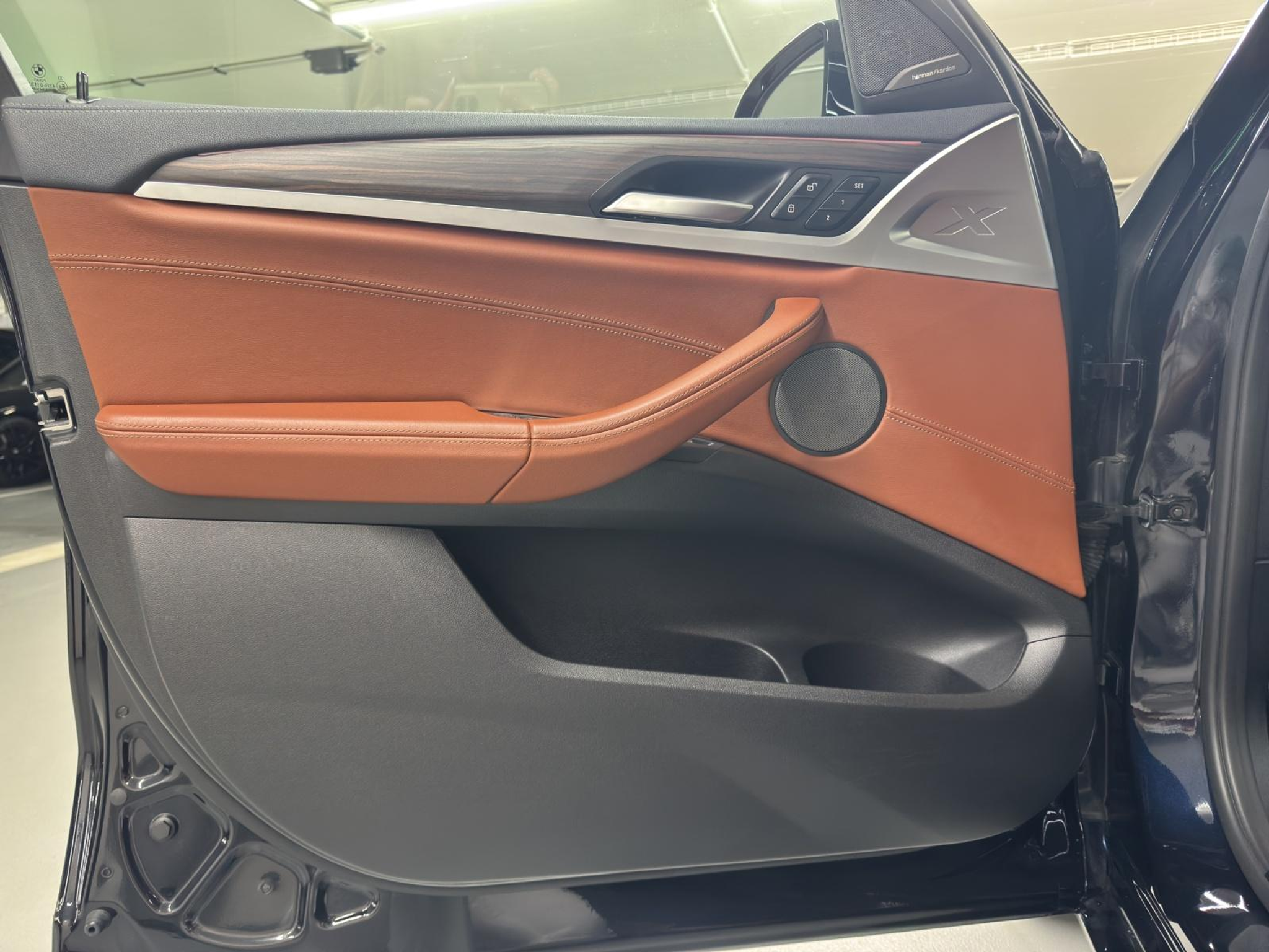 listing desktop thumbnail image 12