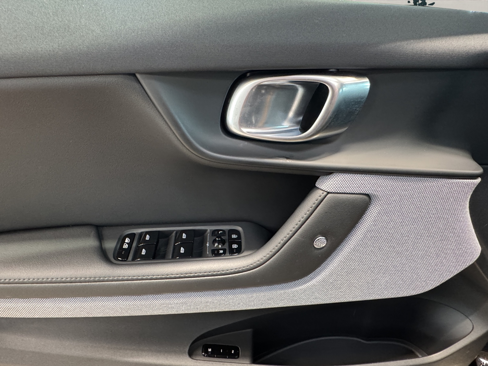 listing desktop thumbnail image 15