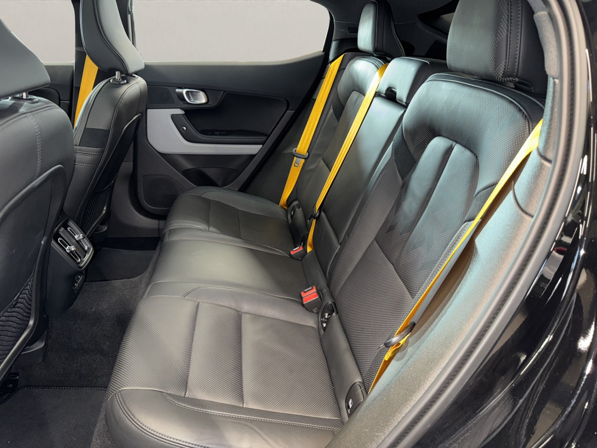 listing desktop thumbnail image 11