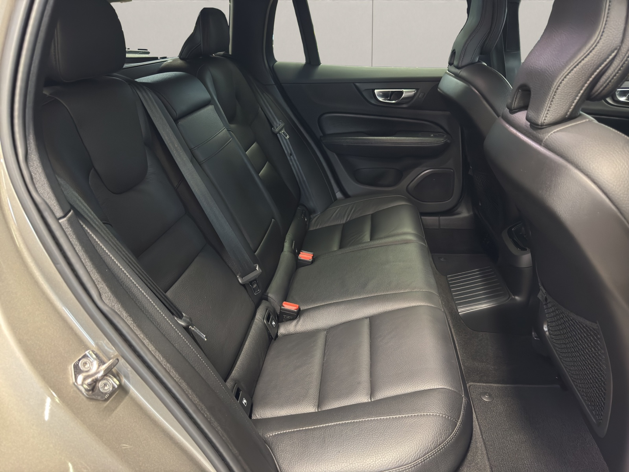 listing desktop thumbnail image 13