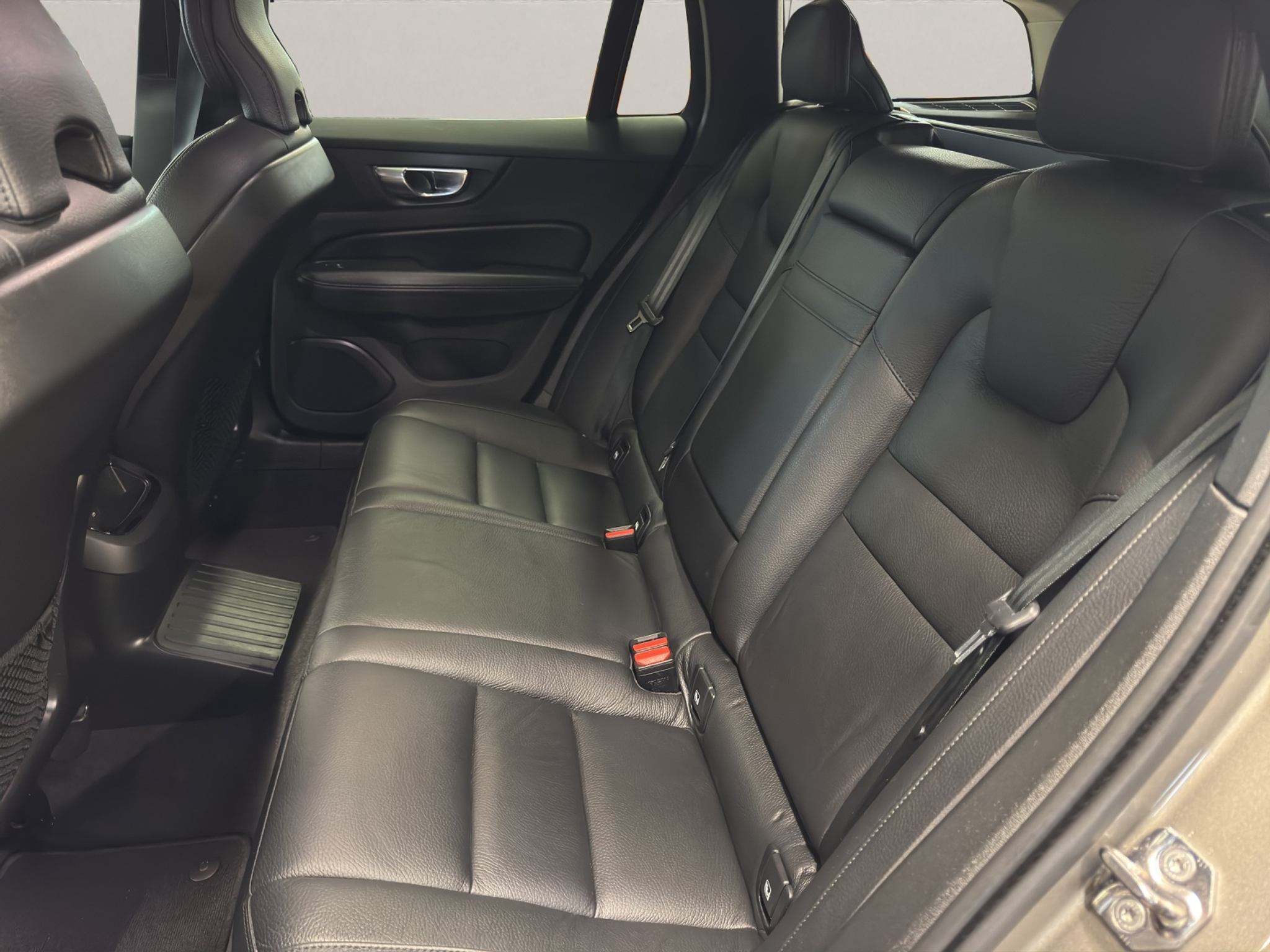 listing desktop thumbnail image 10