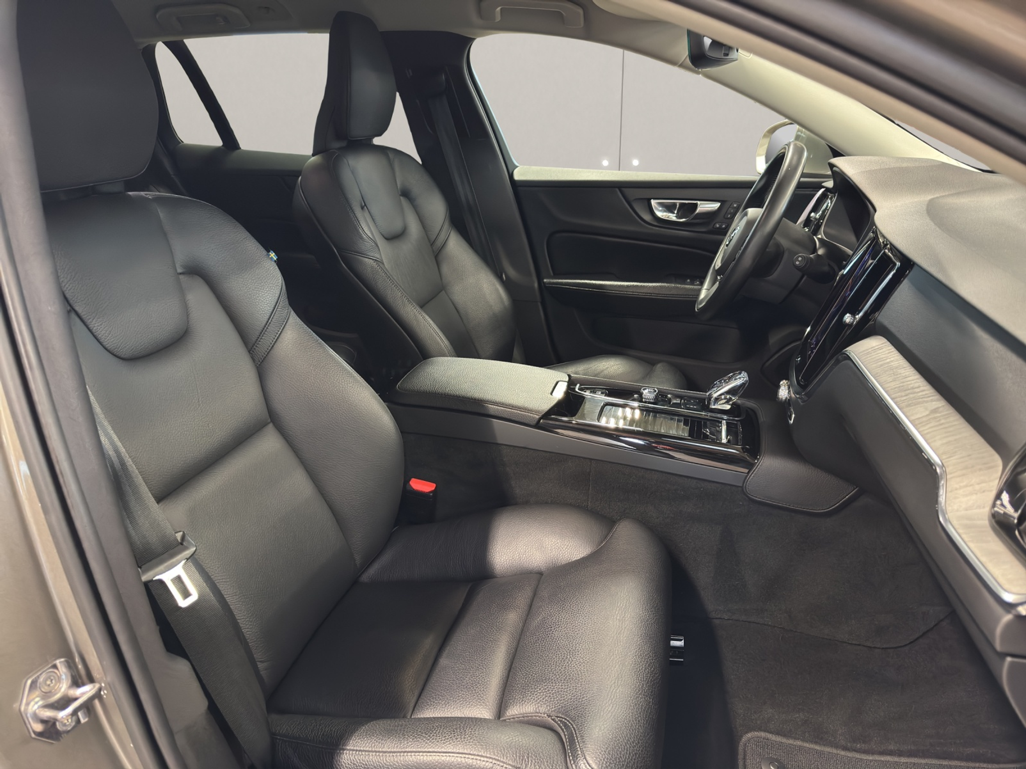 listing desktop thumbnail image 12