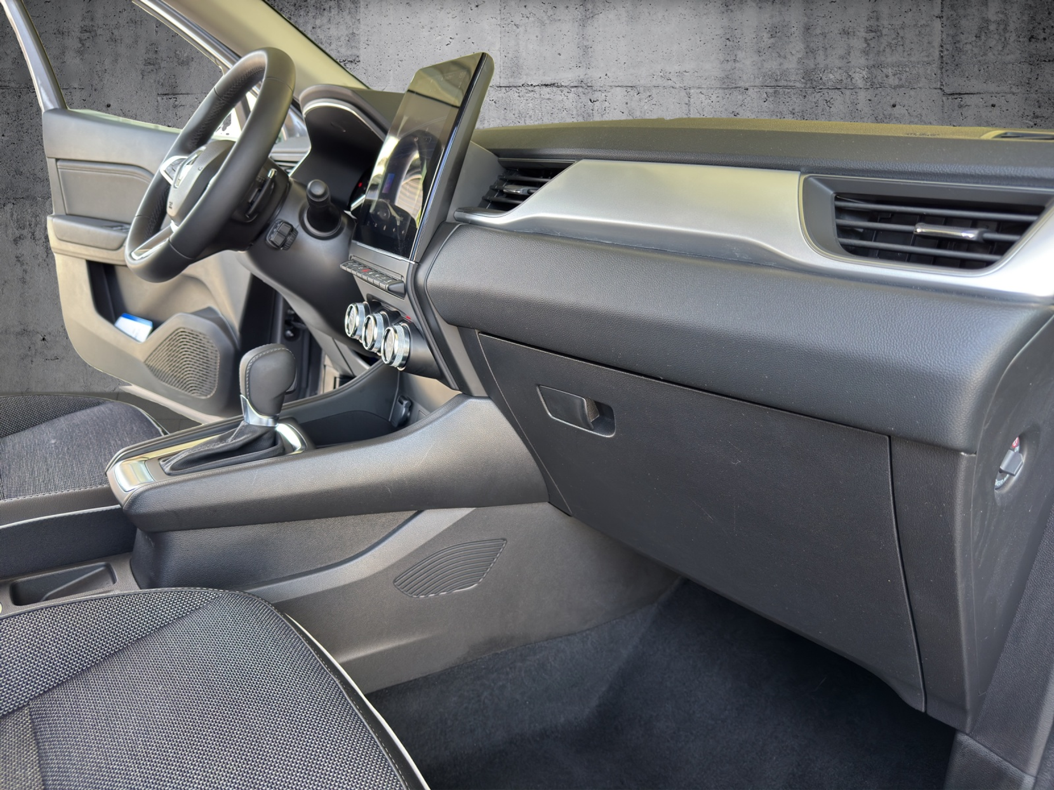 listing desktop thumbnail image 26