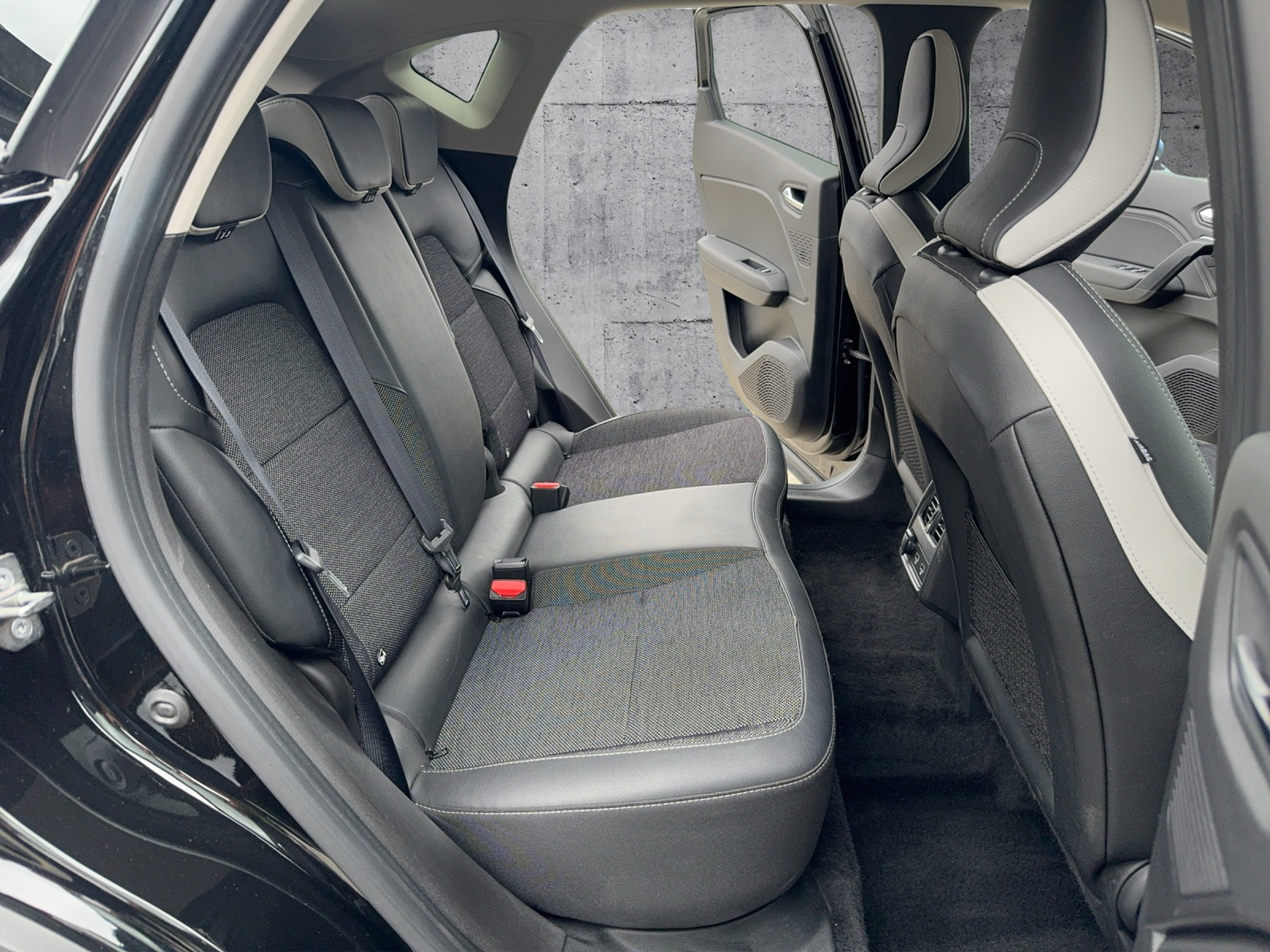 listing desktop thumbnail image 20