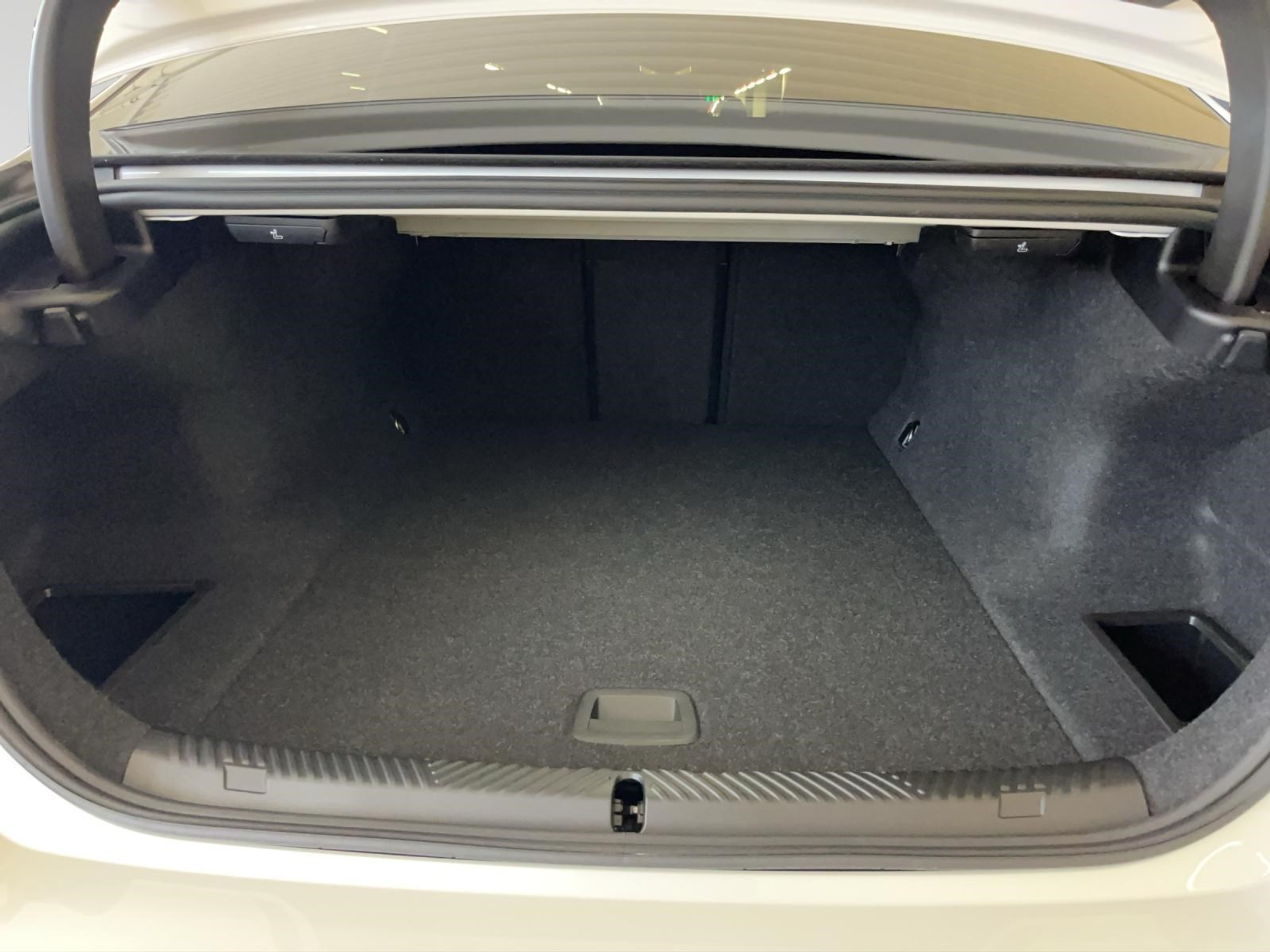 listing desktop thumbnail image 17