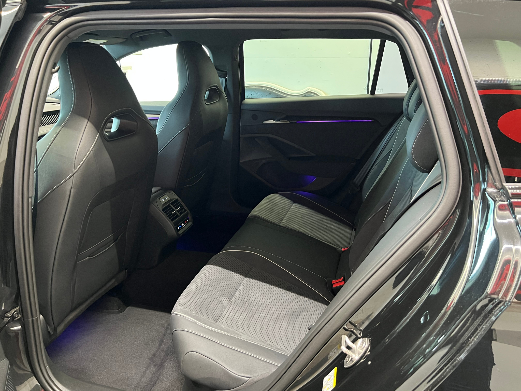 listing desktop thumbnail image 15