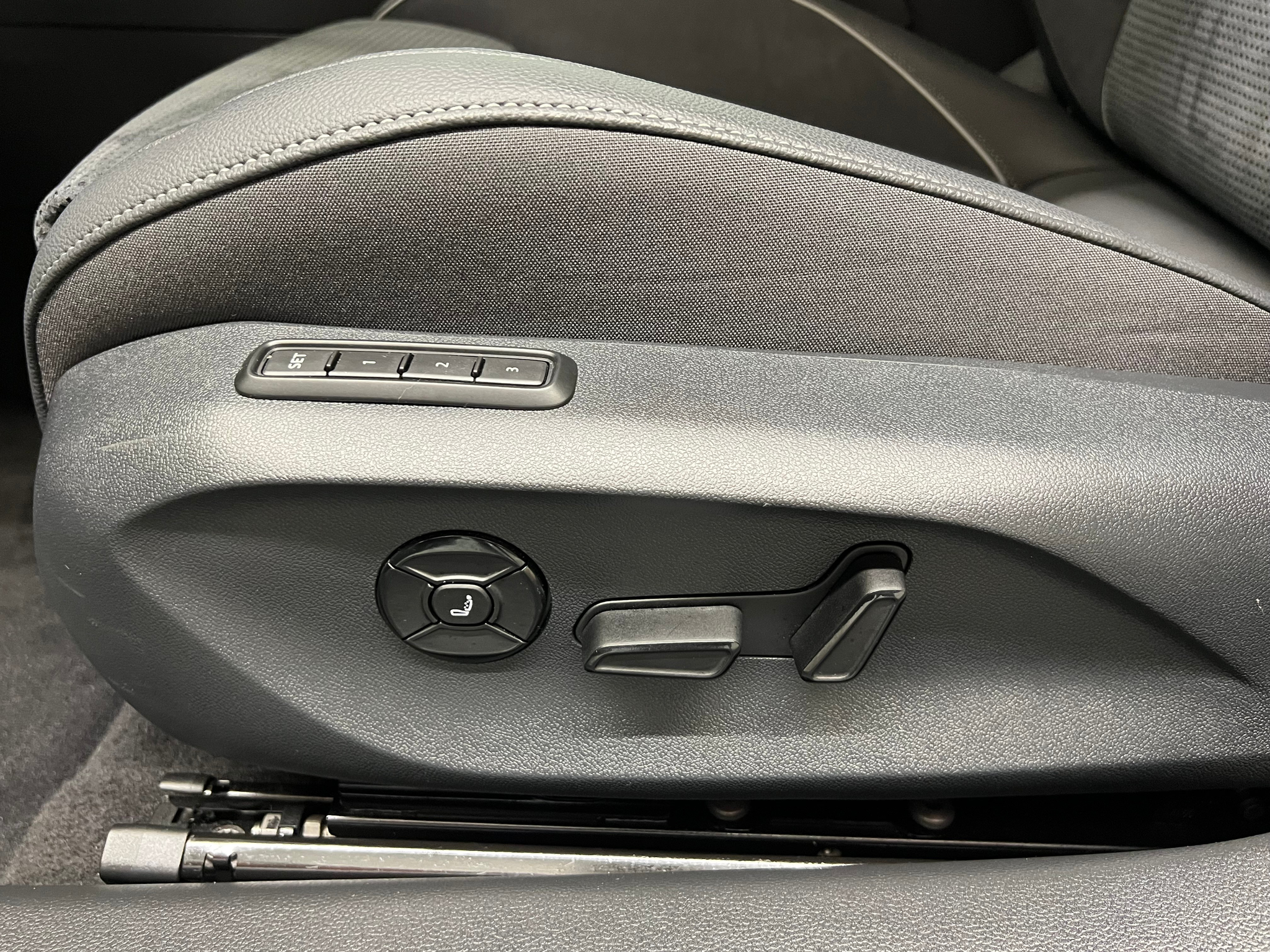 listing desktop thumbnail image 13